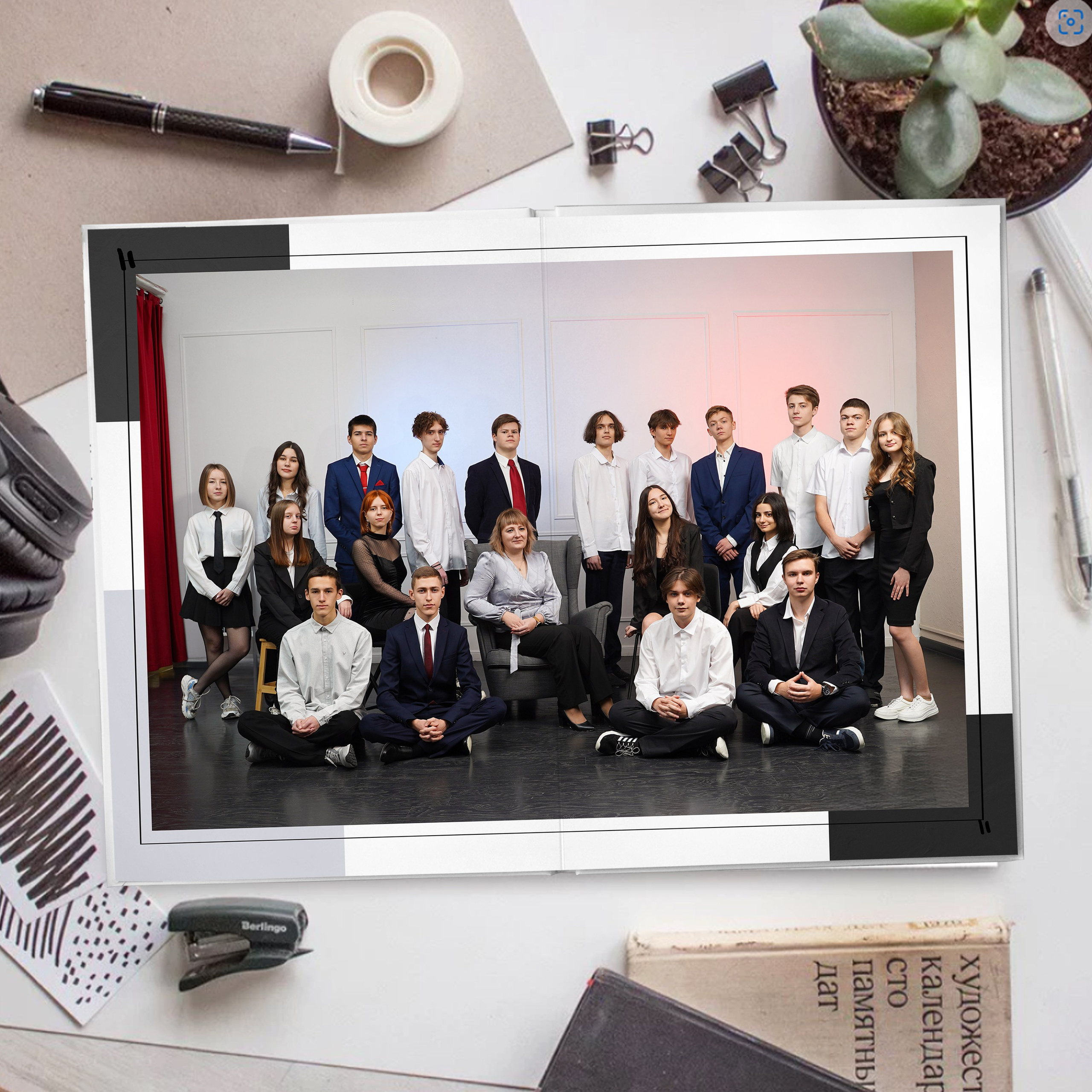 «Перемены» — выпускные альбомы в Красноярске от AlbomKras 🎓🌿. AlbomKras -выпускные альбомы Красноярска с авторским дизайном и качественной фотосъемкой! ⭐⭐⭐⭐⭐ 5.0