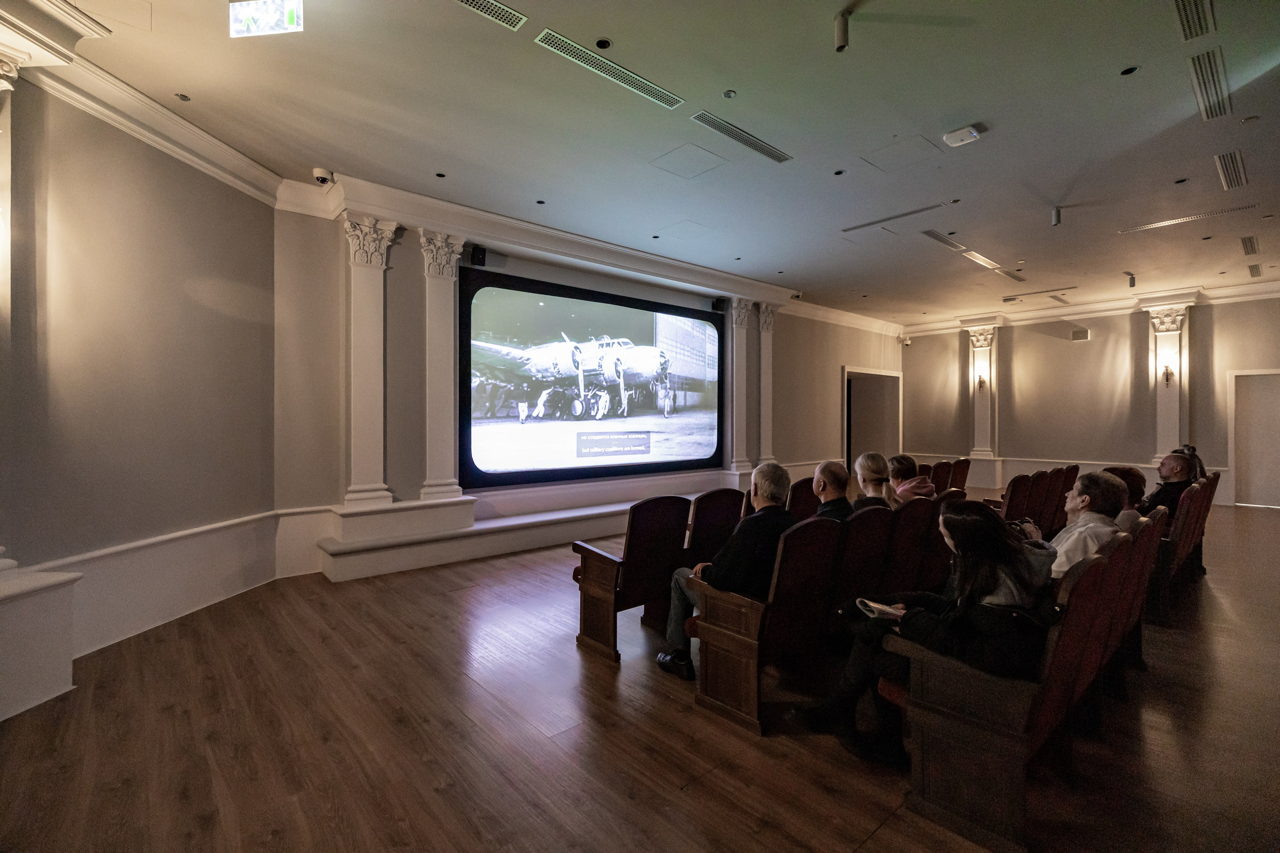 Выставка в павильоне АТОМ. Фотографирую жизнь! Московский фотограф волонтер