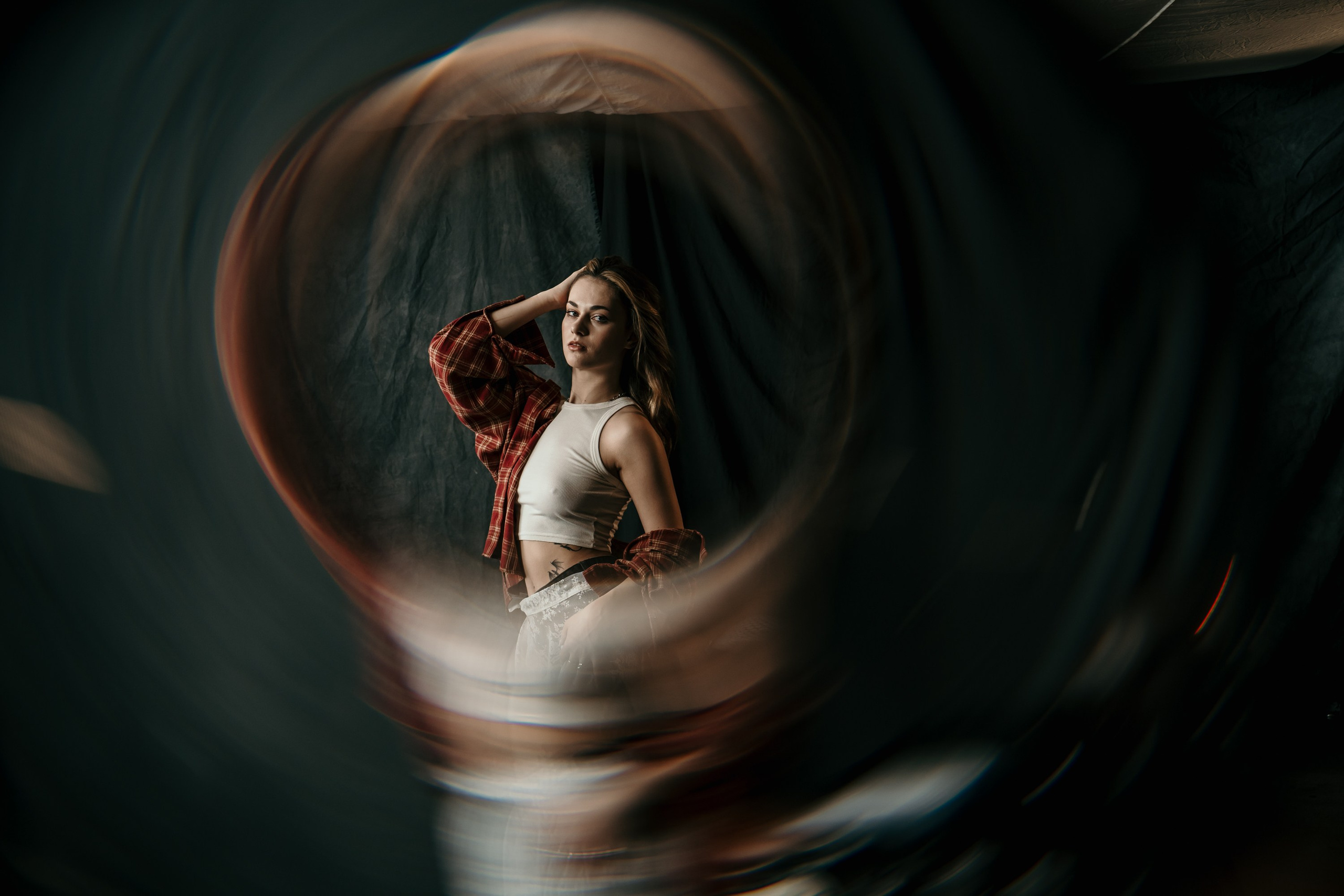 Фотосессия с мотоциклом в студии в Санкт-Петербурге. Свадебный, семейный, портретный, репортажный фотограф в Санкт-Петербурге