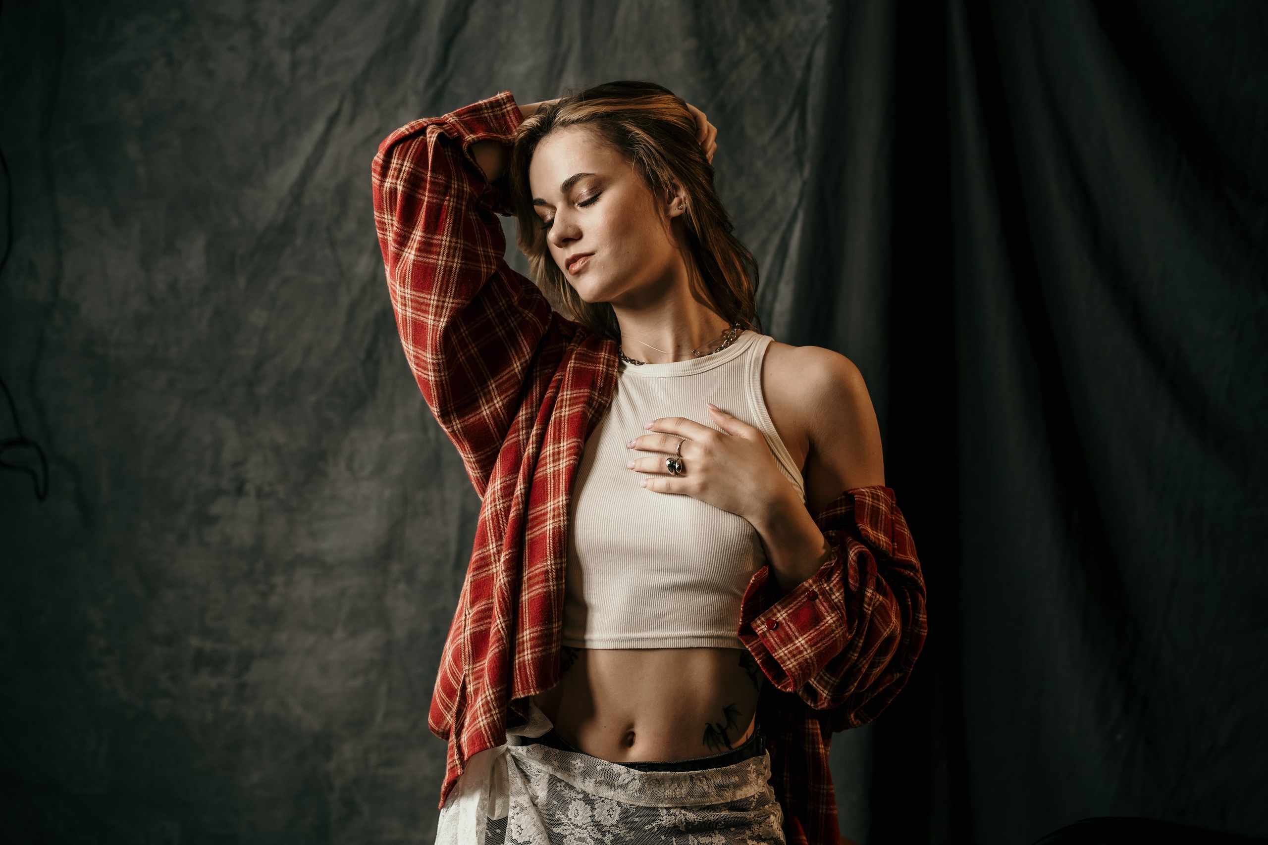 Фотосессия с мотоциклом в студии в Санкт-Петербурге. Свадебный, семейный, портретный, репортажный фотограф в Санкт-Петербурге