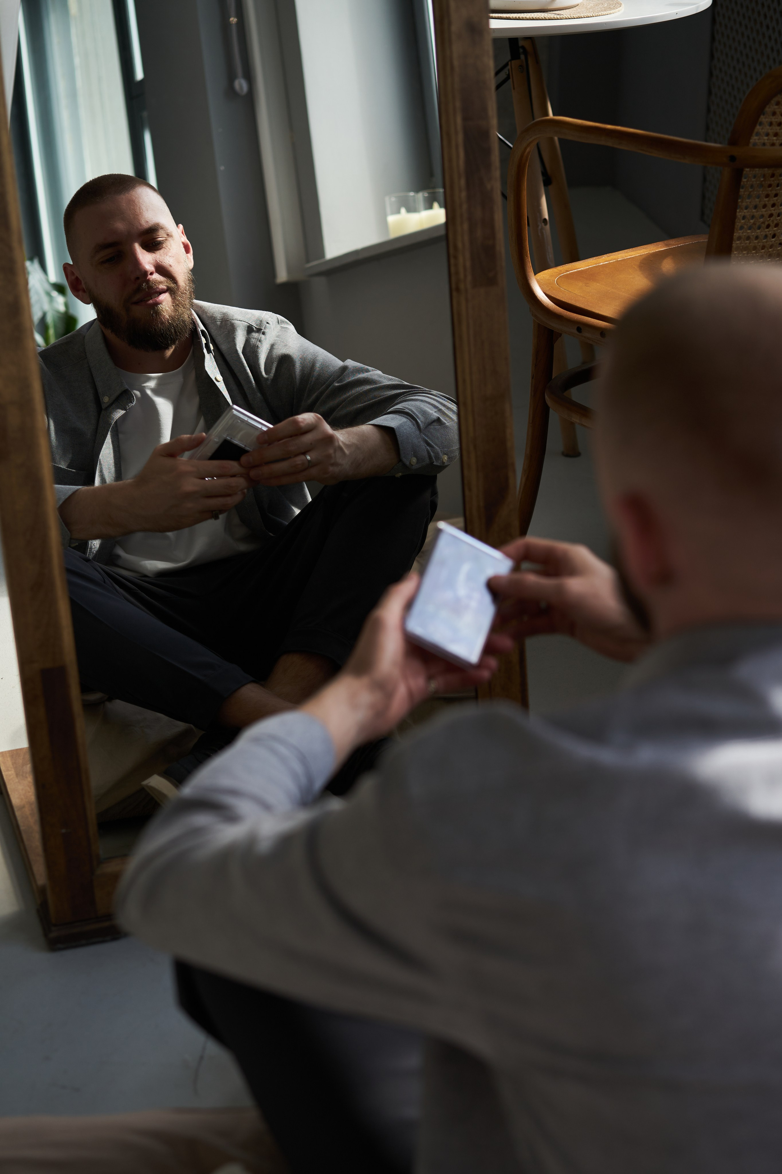 Беременность съемка пары в студии. Фотограф Екатеринбург Кокшарова Александра