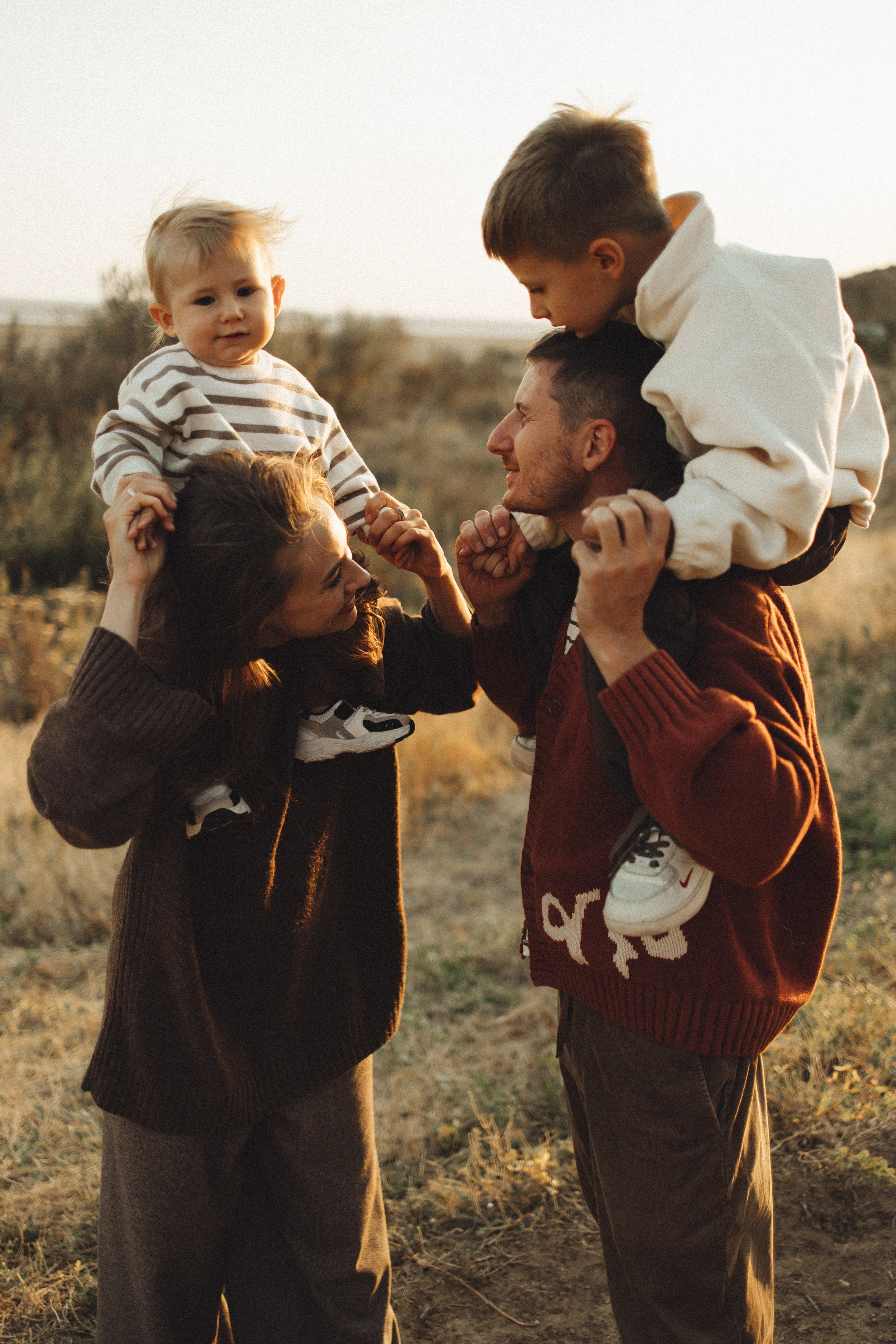 Семейная история, закат в Мержаново. Семейный и детский фотограф, таганрог, ростов-на-дону