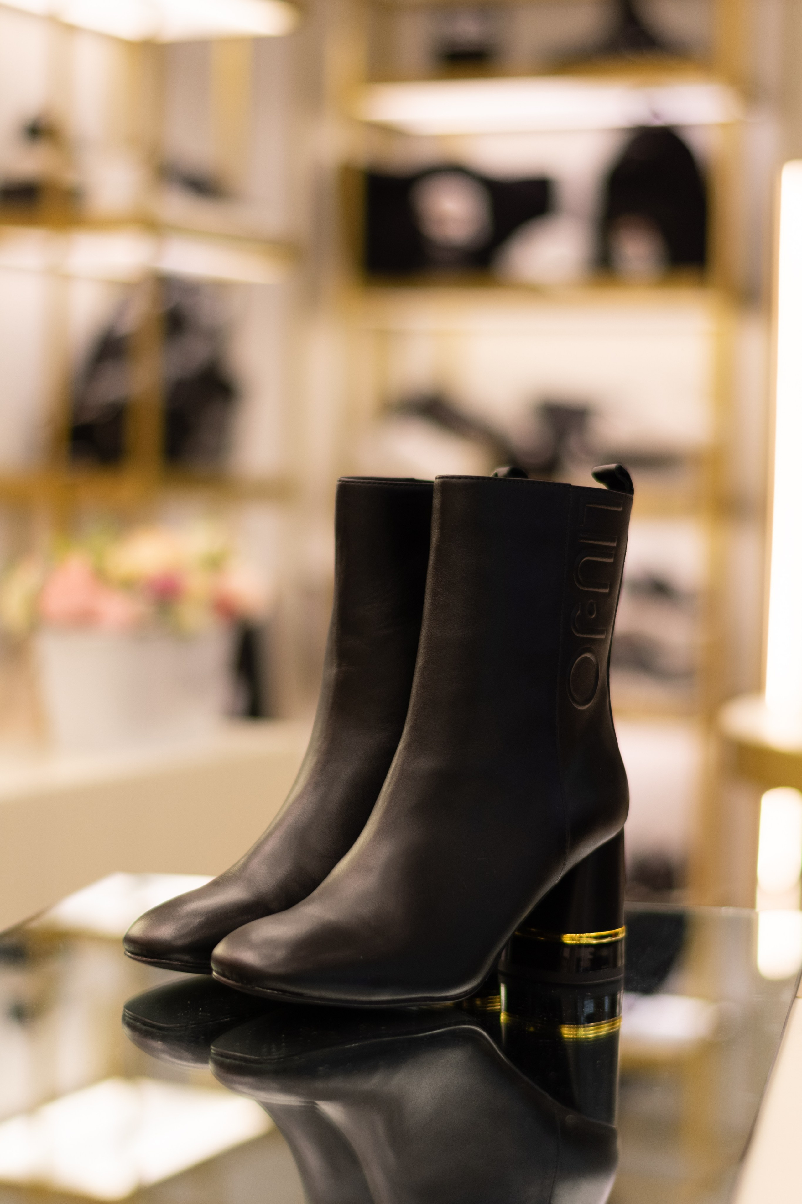 Для организаций. Предметная фотосессия для обувного магазина Capsula. Фотограф/видеограф Богдан Голованов