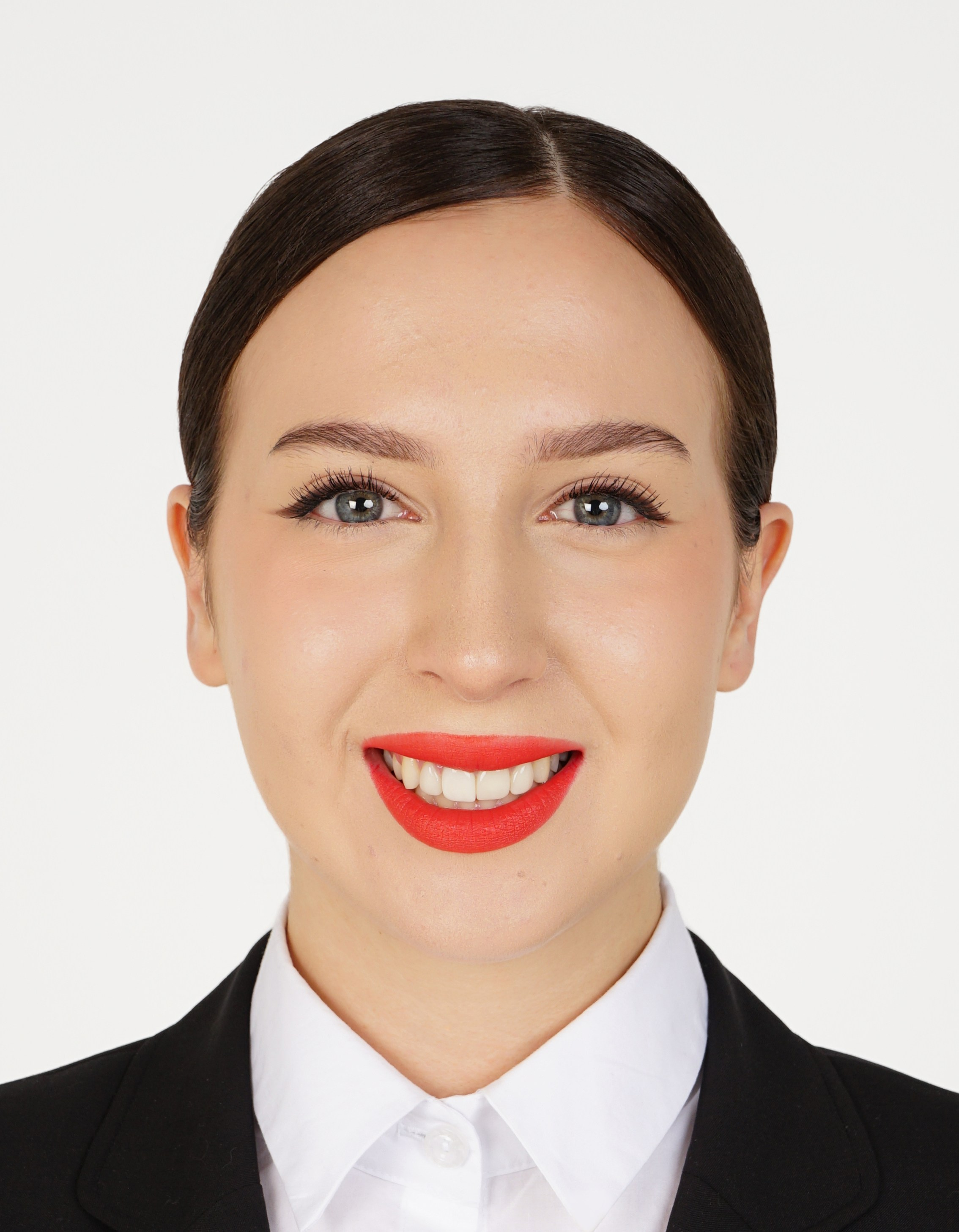 Съёмка для резюме Emirates / Etihad и др. Женский фотограф в Химках Алёна Ленёва