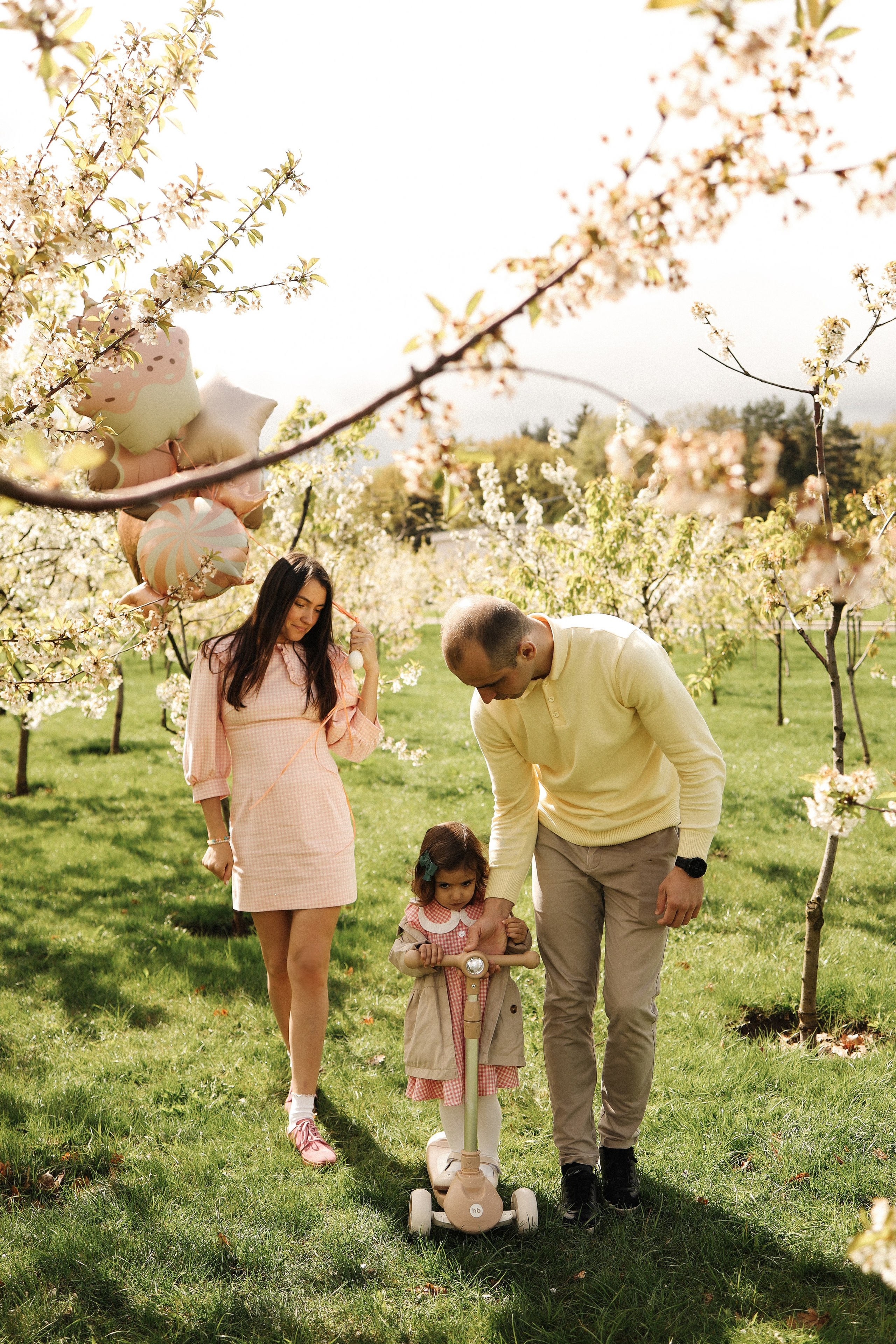 День рождения в цветущем саду. Семейный и lovestory фотограф в Москве Светлана Коняхина