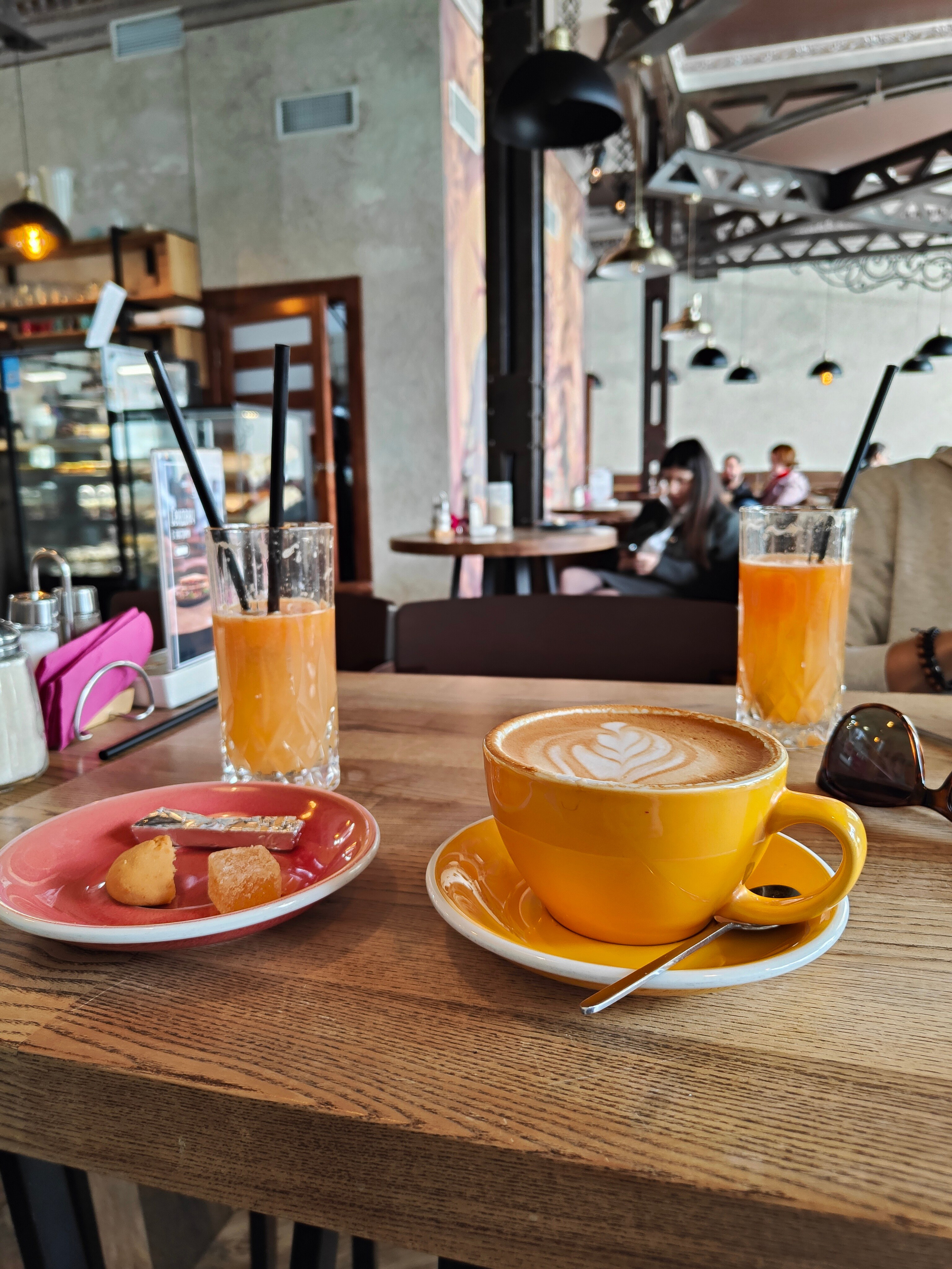 Остап Бендер, озеро Провалъ и стрит в солнечном Пятигорске. Фотограф-документалист Мария Осокина