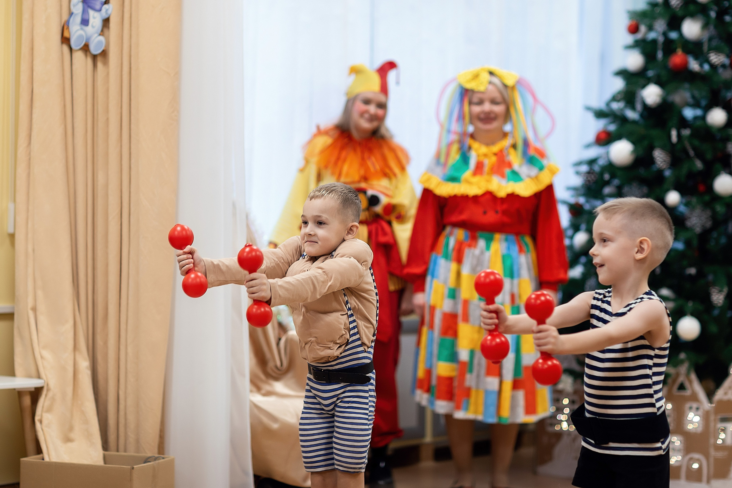 Утренник_"Веселый балаганчик» 2024. Семейный фотограф в Санкт-Петербурге