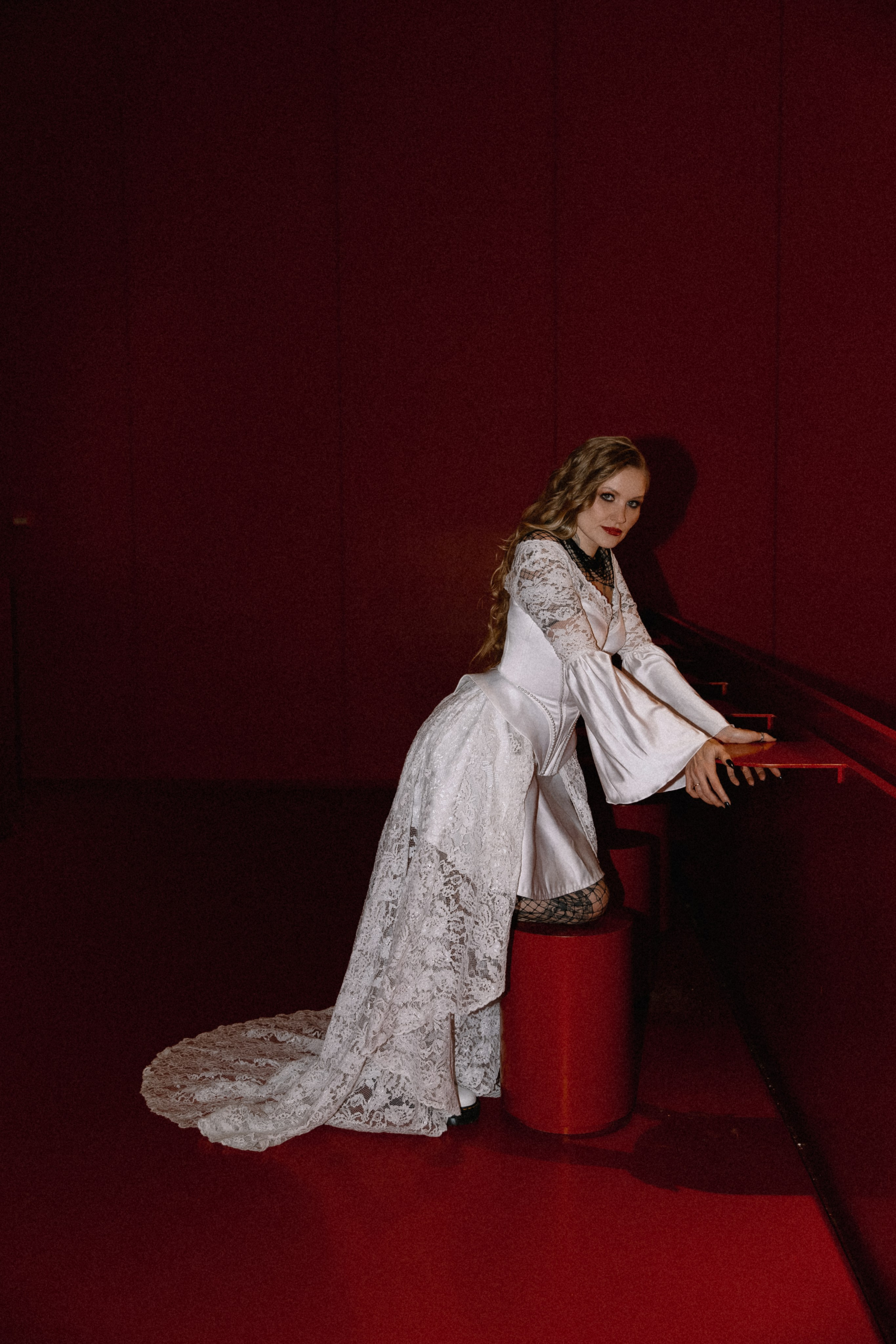 Алая готика. Николь — ваш любимый фотограф в Санкт-Петербурге