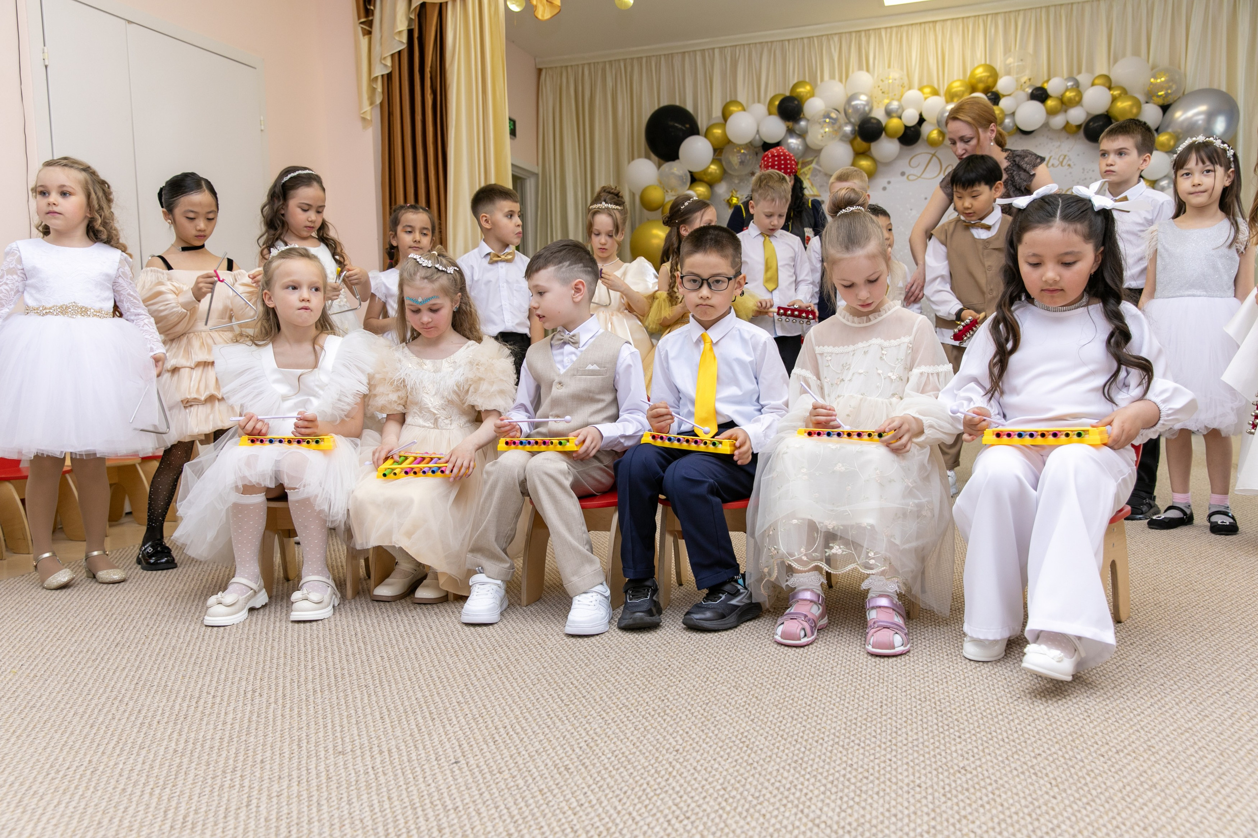 Выпускной Цветик-Семицветик 2025. Школьный и детский фотограф в Южно-Сахалинске Анастасия Лескова