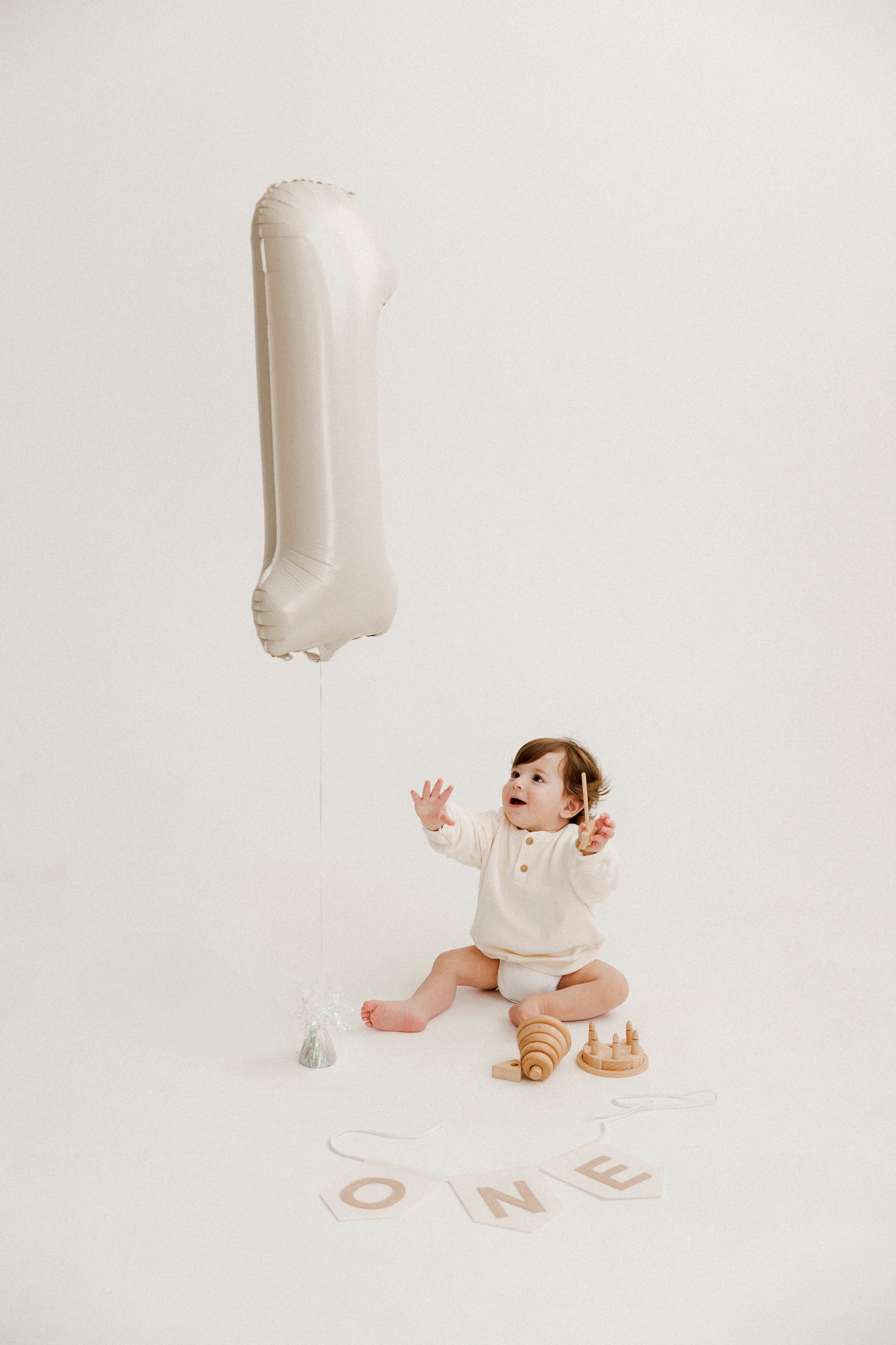 One year inside the White studio. Wedding and family photographer