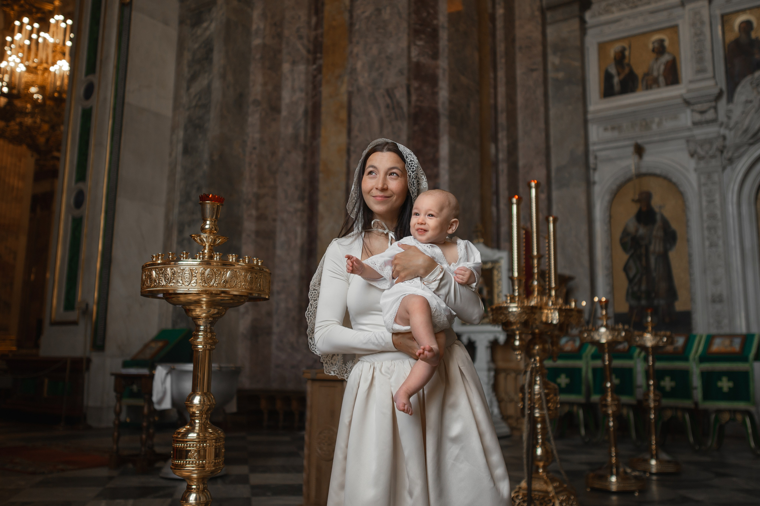 Крещение в Исаакиевском соборе. Фотограф на крещение и венчание, семейный фотограф в Санкт-Петербурге