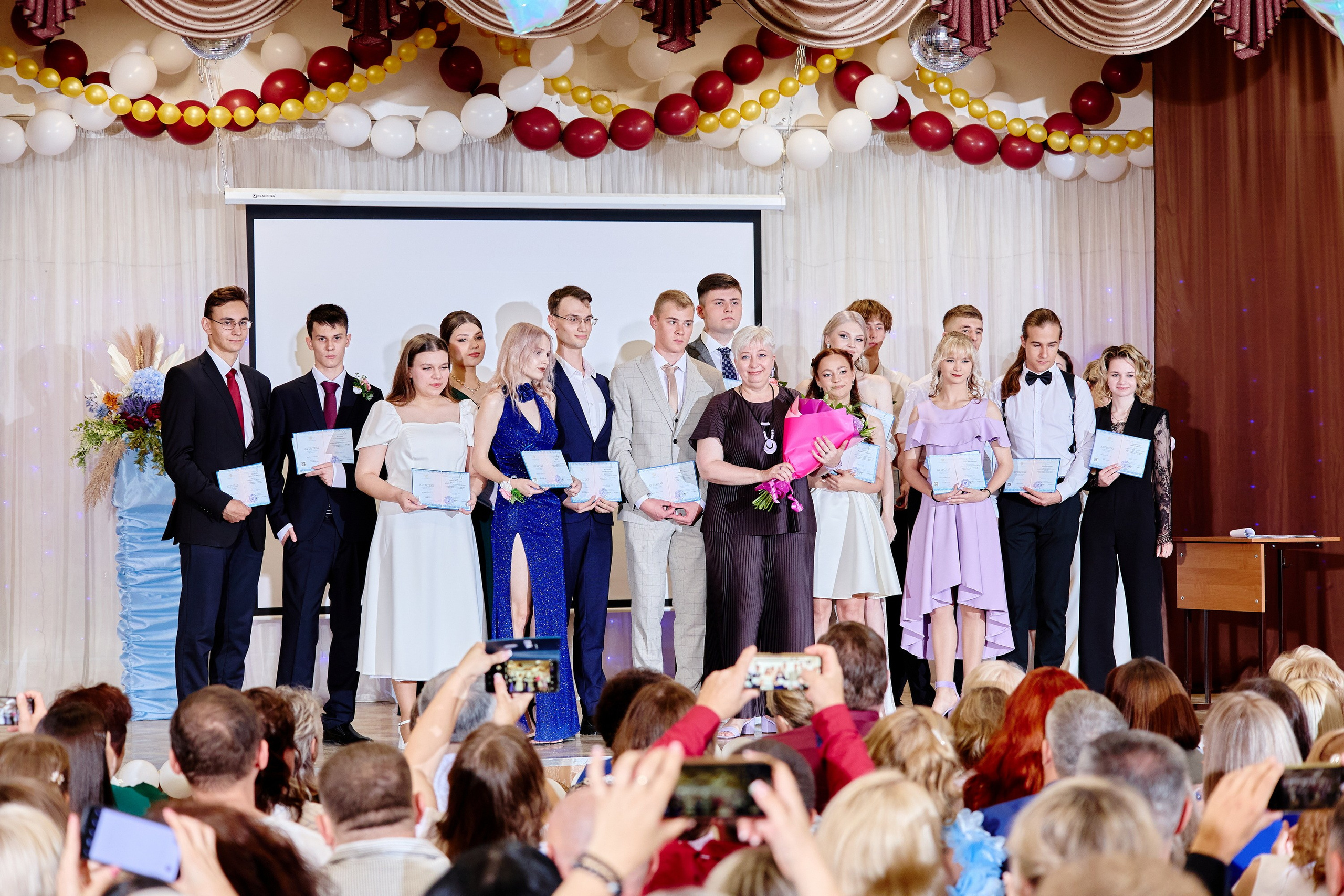 Выпускной 35 Сош. Фотограф Выпускные альбомы Таганрог Сергей Коробченко