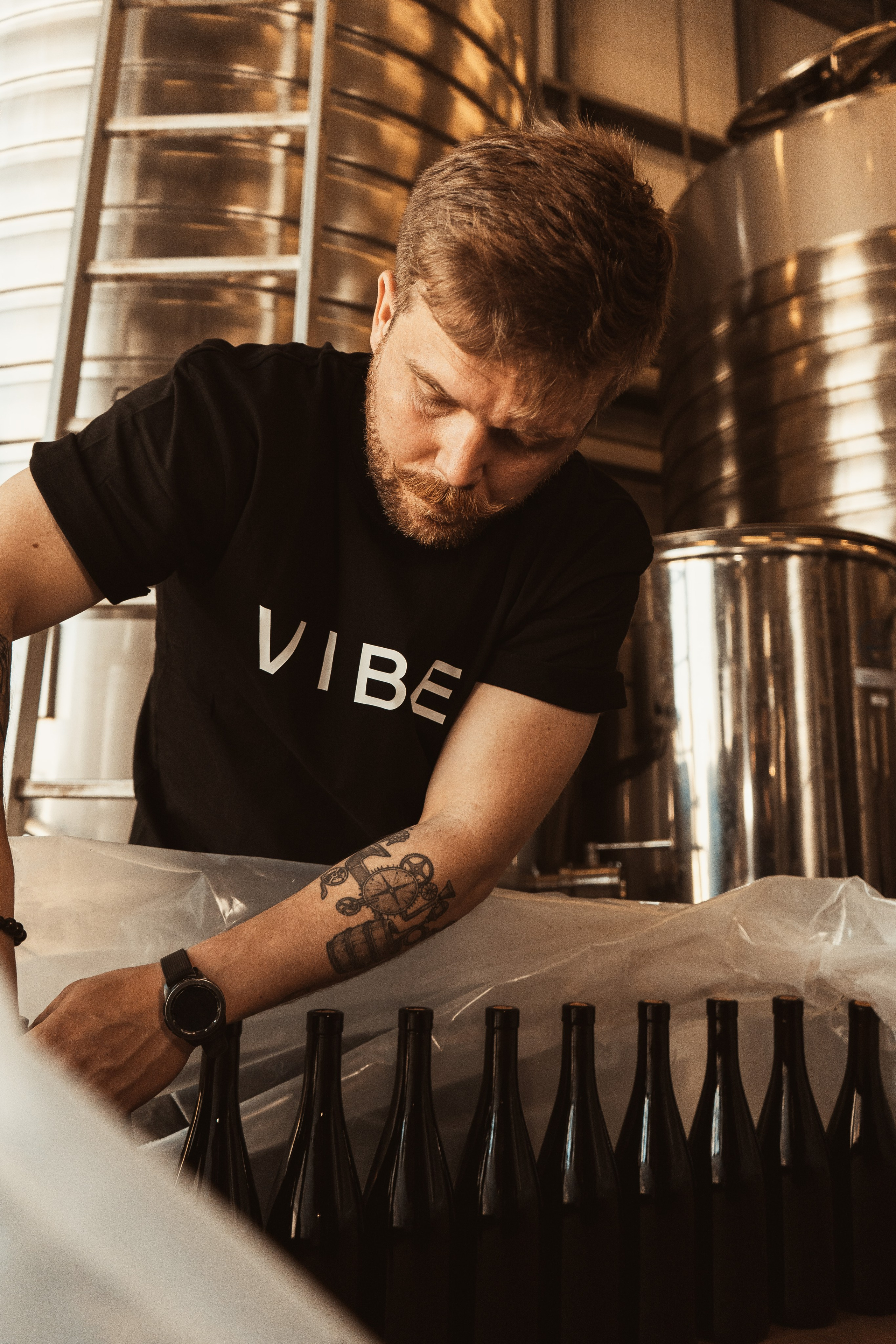 Фотосъёмка для Бизнеса на Пхукете – контент для продвижения, рекламы и маркетинга. Ян Долматов — фотограф, видеограф и продюсер на Пхукете, Таиланд