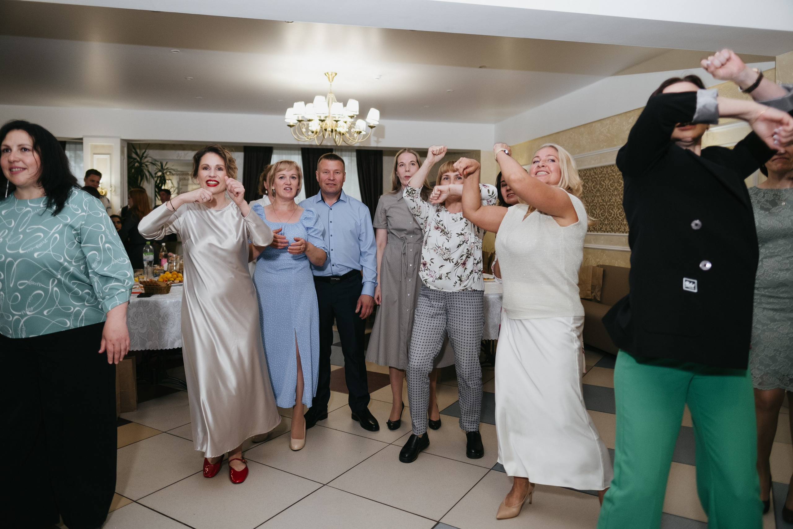 Выпускной 11 класс школы № 30. Свадебный и репортажной фотограф Денис Ожигин в Краснодаре и Краснодарском крае