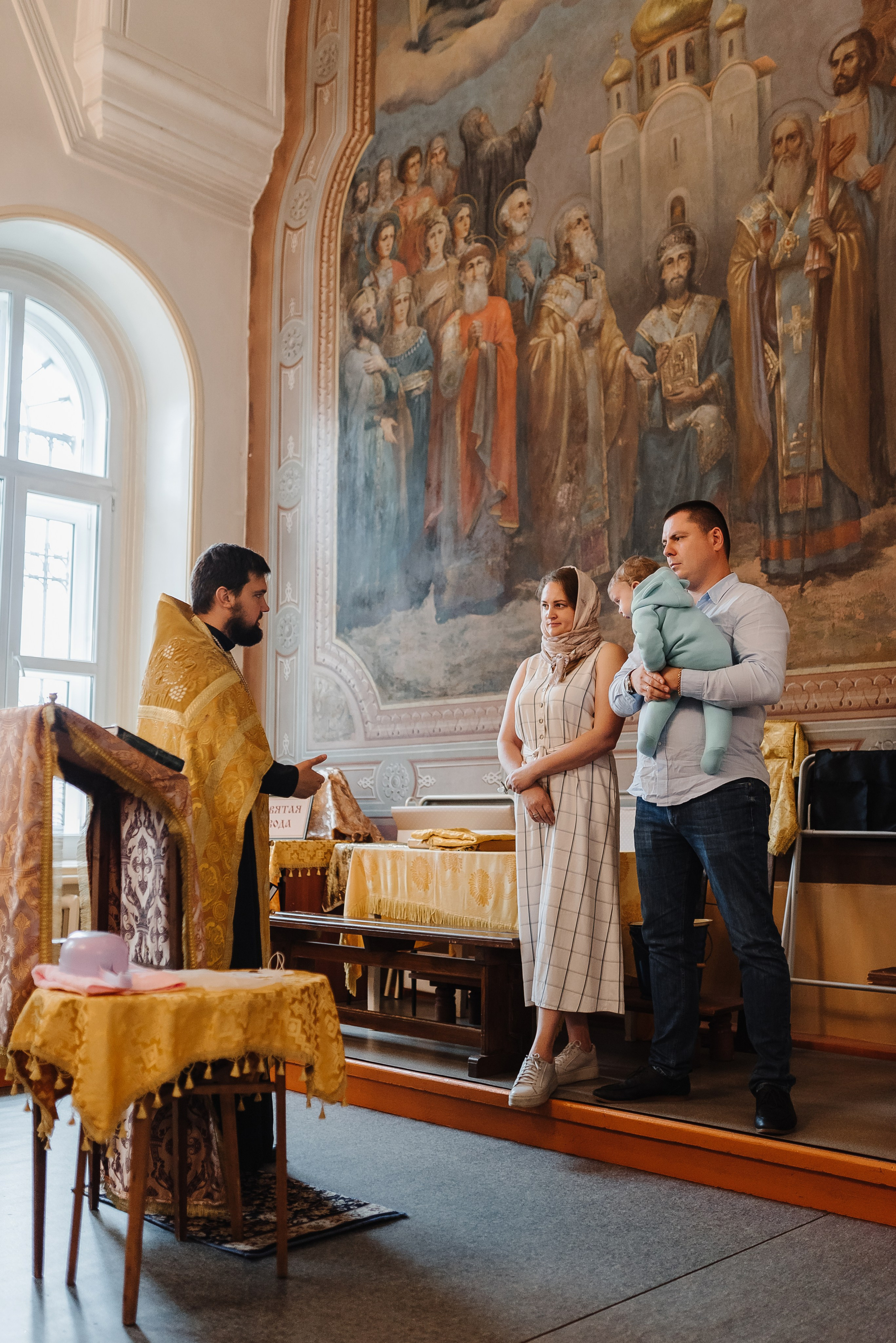 Фотосессия крещения ребенка Павловский Посад. Свадебный и женский фотограф город Электросталь и Ногинск