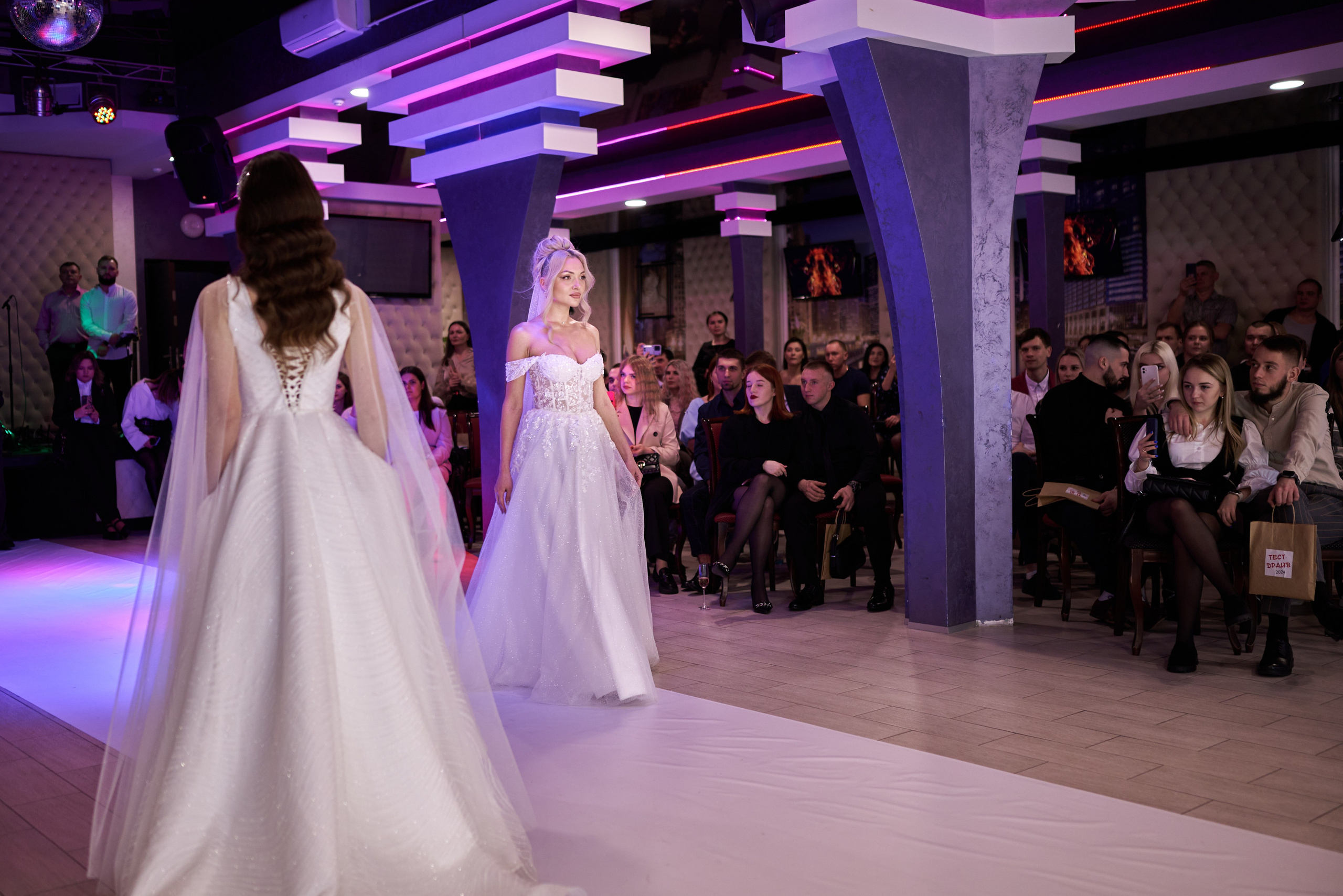 Фотограф Старый Оскол, свадебный фотограф на мероприятие. Профессиональный фотограф Старый Оскол, Губкин — свадьба, венчание, крещение, юбилей и день рождения