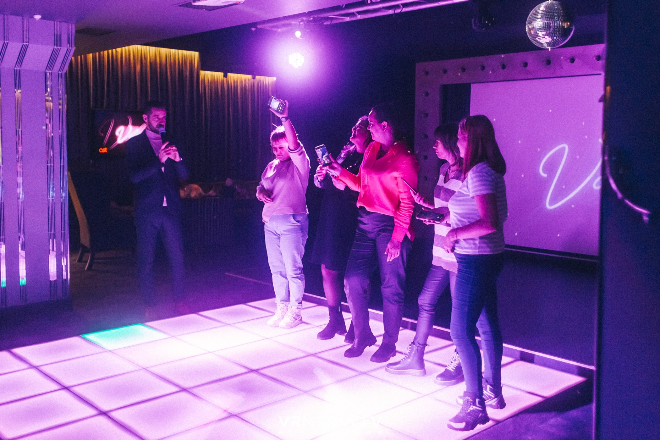 MERRY CHRISTMAS в караоке-баре «Volna»