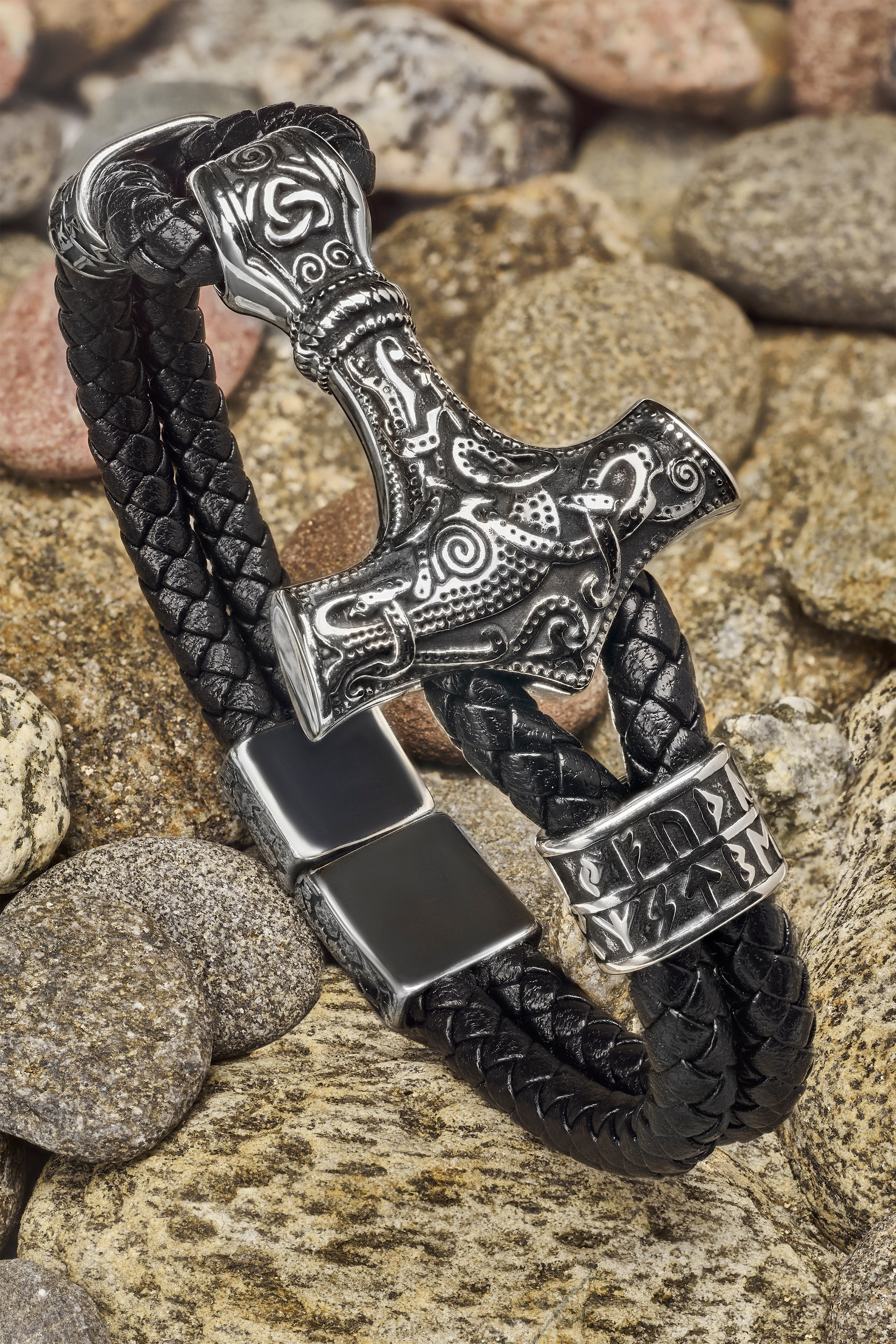 Фотосъёмка мужских украшений. Предметная съёмка бижутерии.