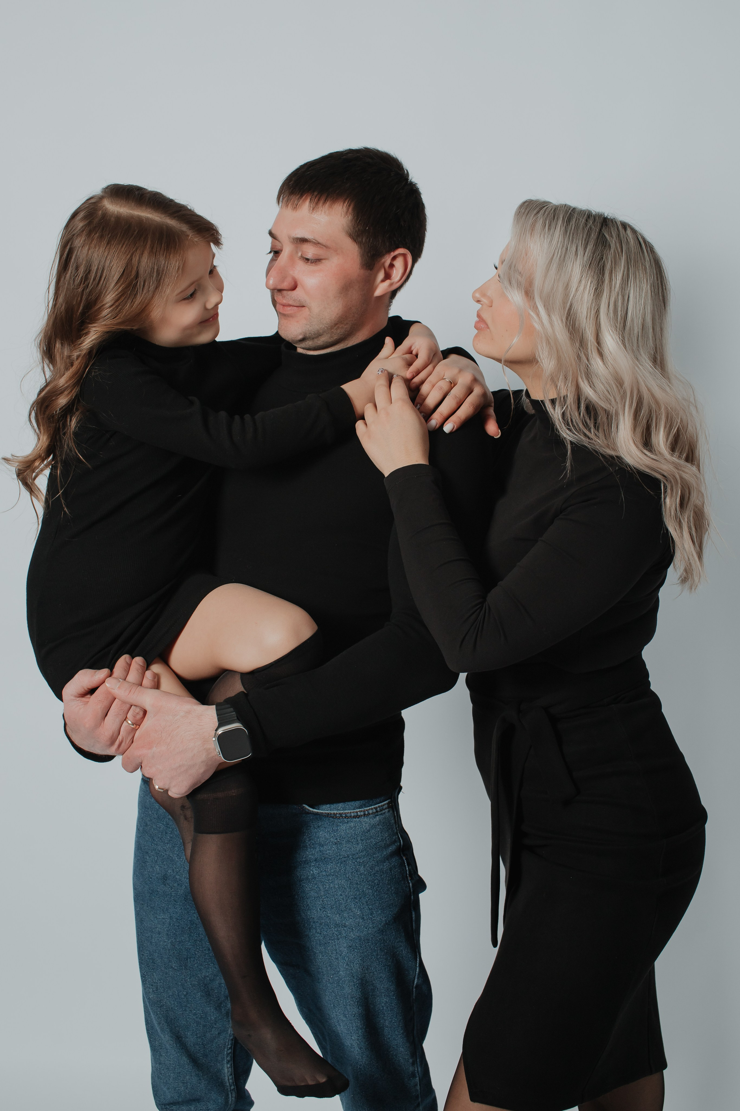 Александр, Ксения и Алина. Фотограф Arina Elatova