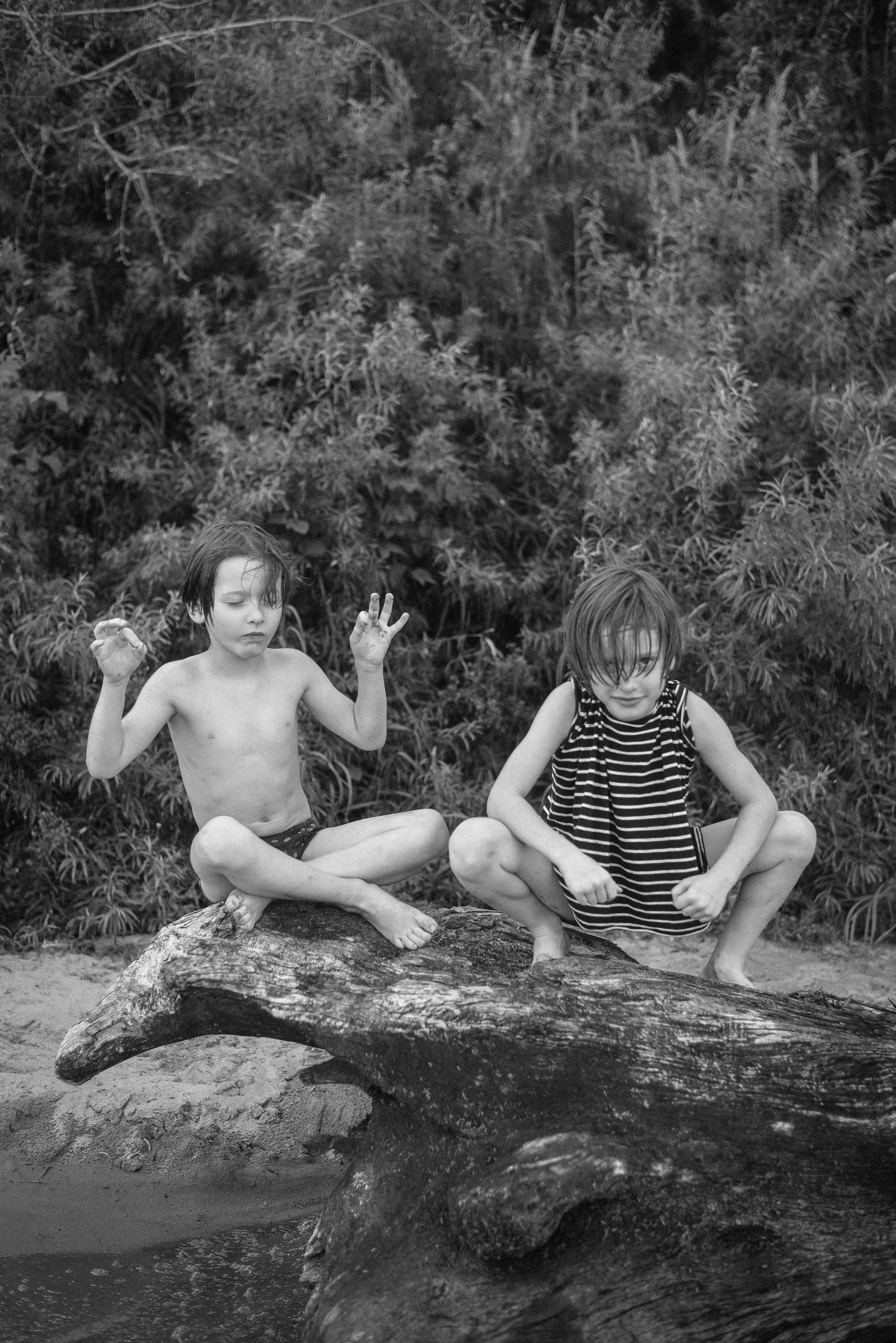 Берег, рак и капибара. Детский и семейный фотограф в Новосибирске Саша Дорошенко