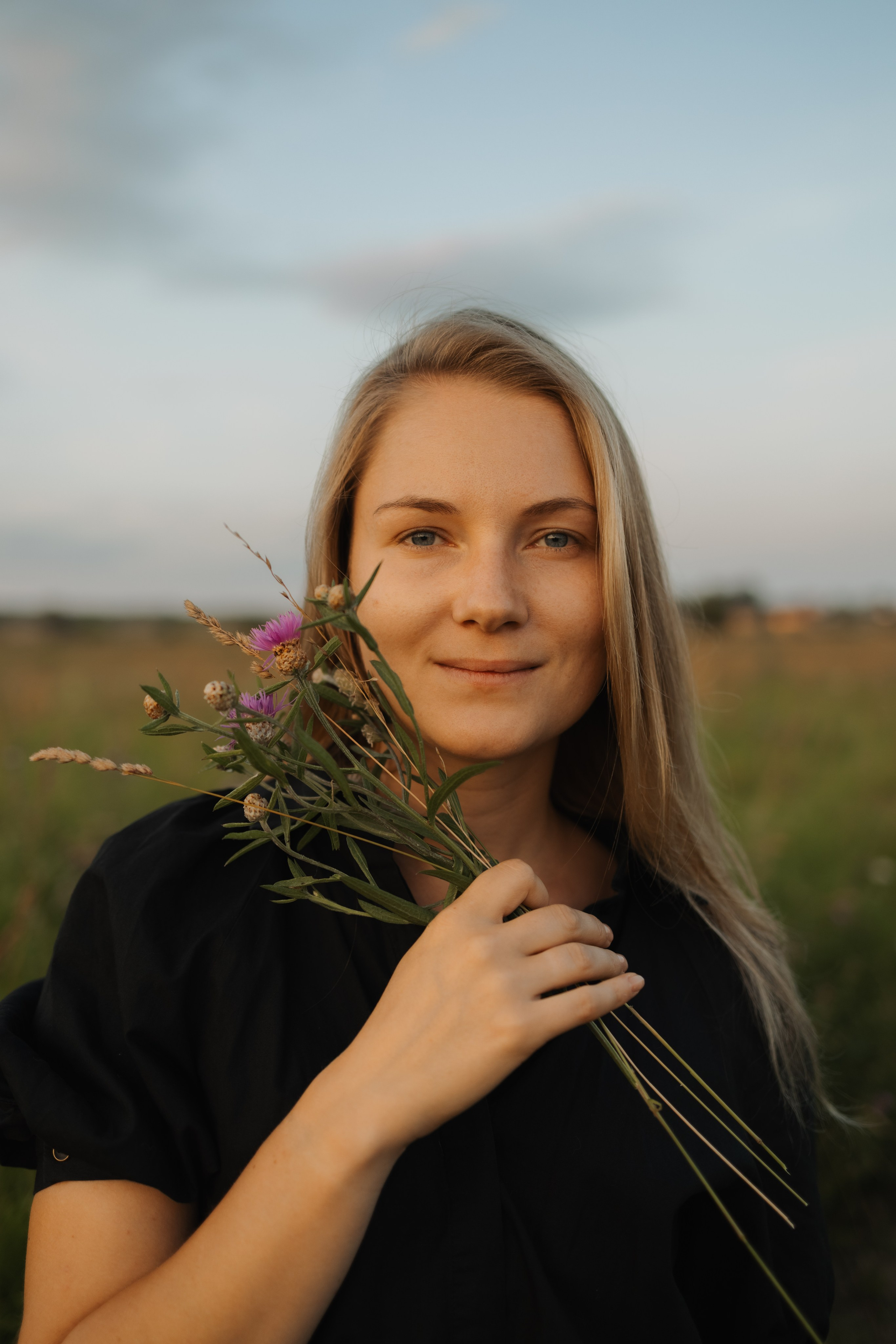 Летняя съемка с Инной в поле. Фотограф Углич и Ярославль Ольга Тятюшкина