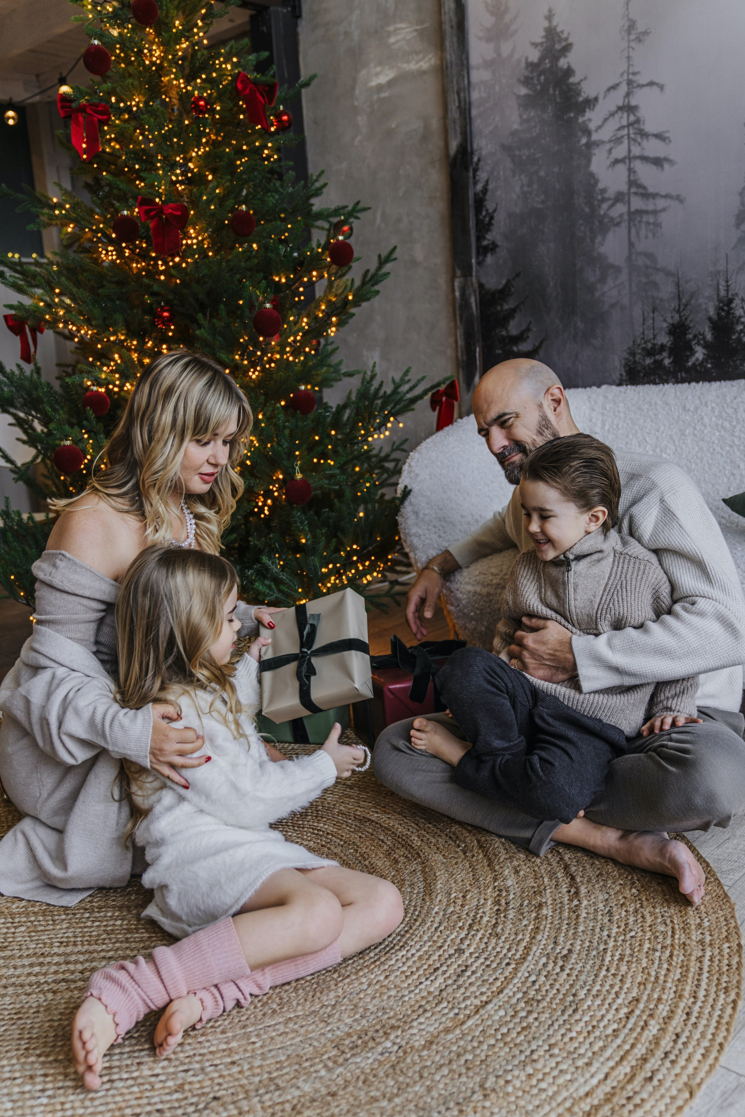 Лиза, Скарлетт, Винсент и Деннис. Минск, Рождество. Olga Modjaro