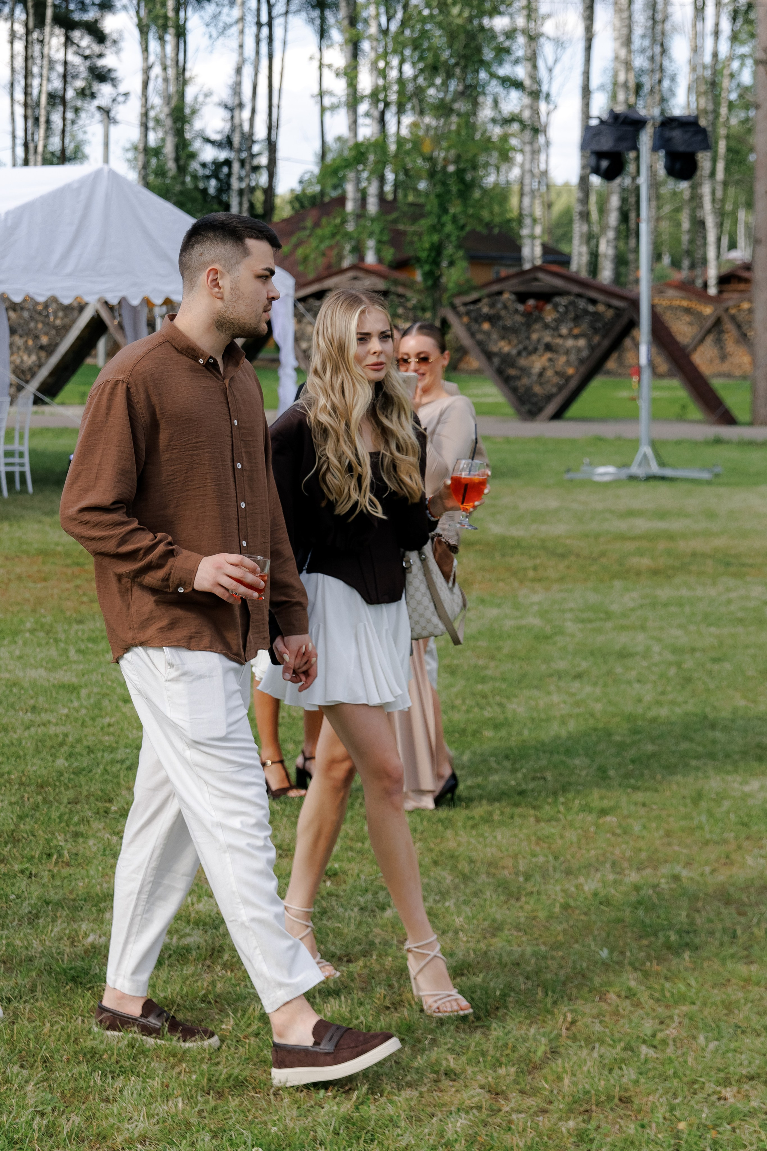 Свадьба в Ярославле — серия парк отель Мазай, фуршет, выездная регистрация, свадьба под открытым небом | Портфолио. Свадебный фотограф в Москве, Ярославле Виталий Квант