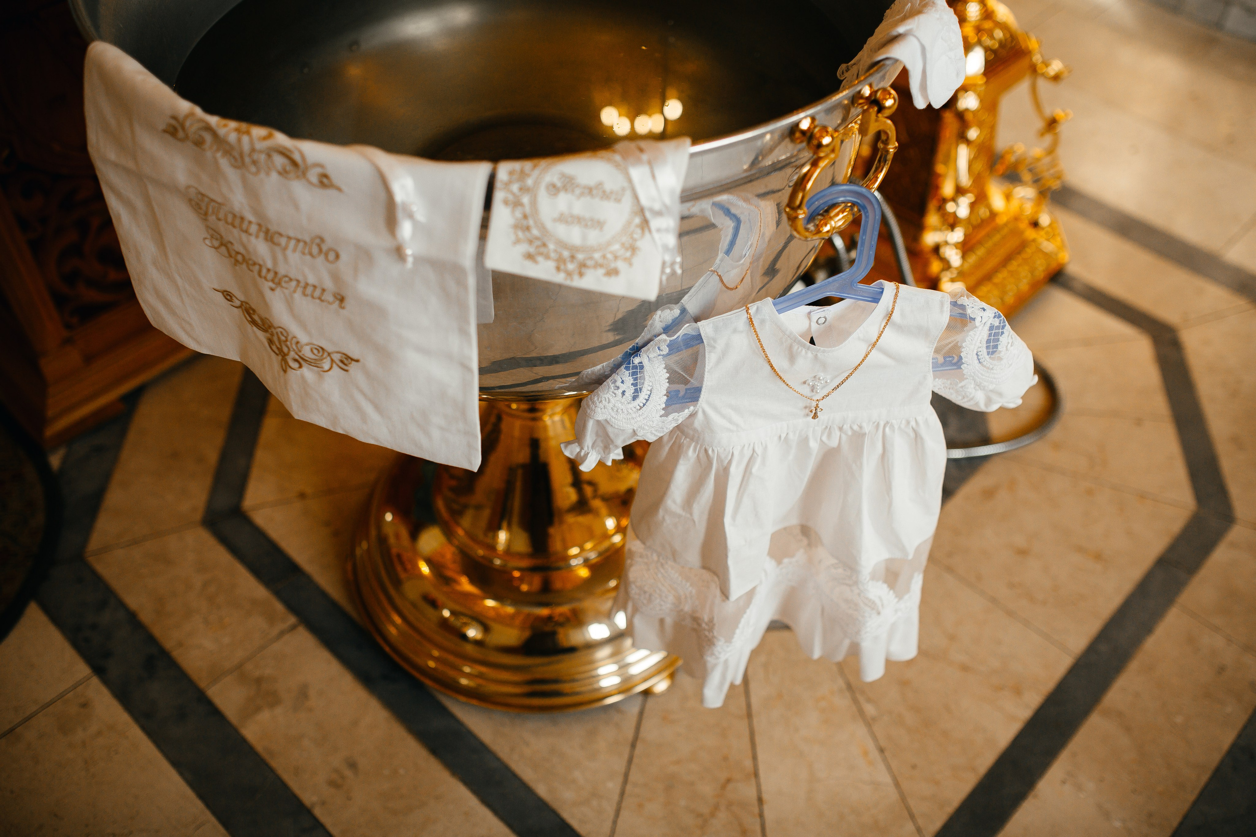 Церковь Рождества Пресвятой Богородицы в Крылатском. Свадебный и семейный фотограф