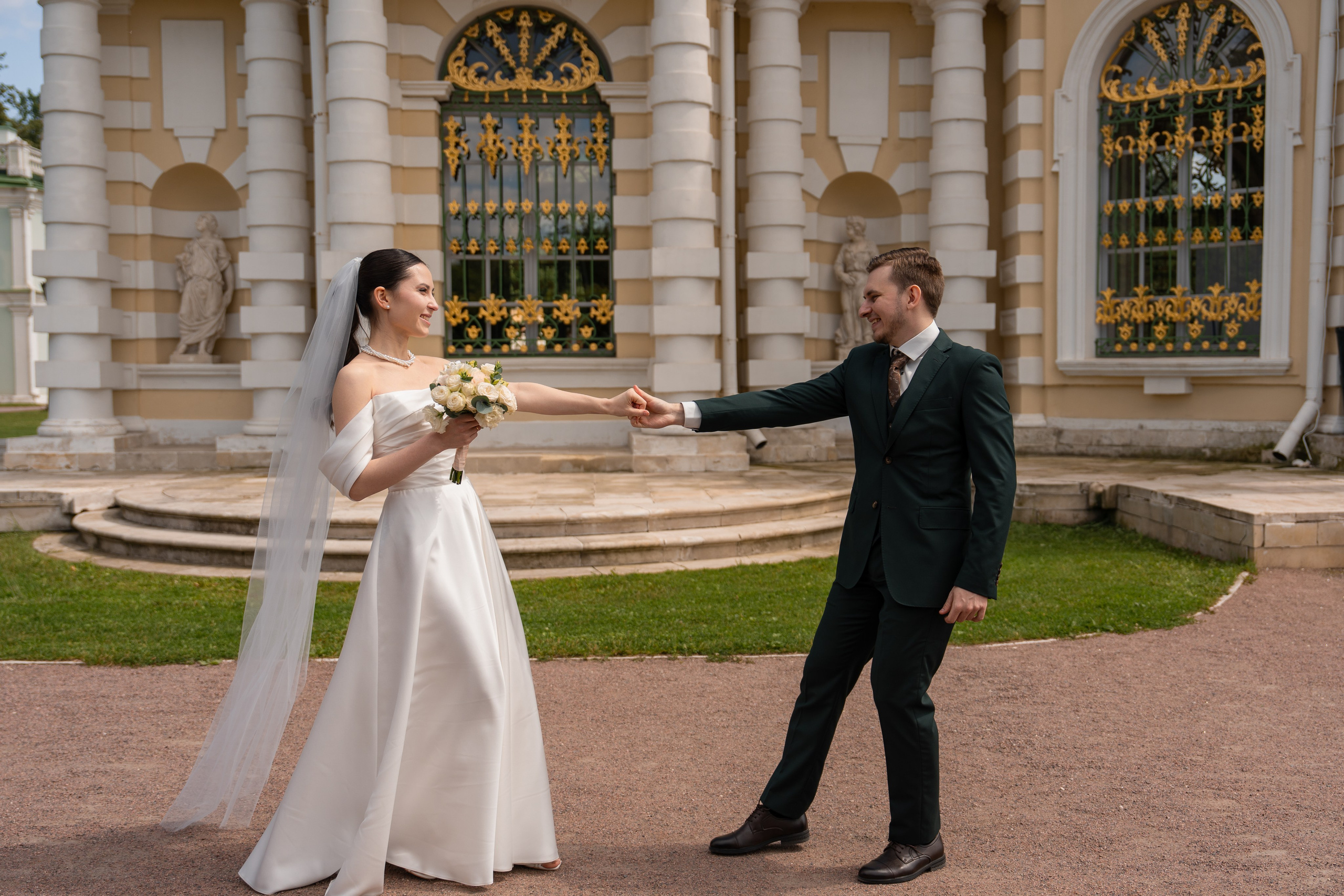 Влад и Илина в Кусково. Свадебный фотограф в Москве Анна Полушина