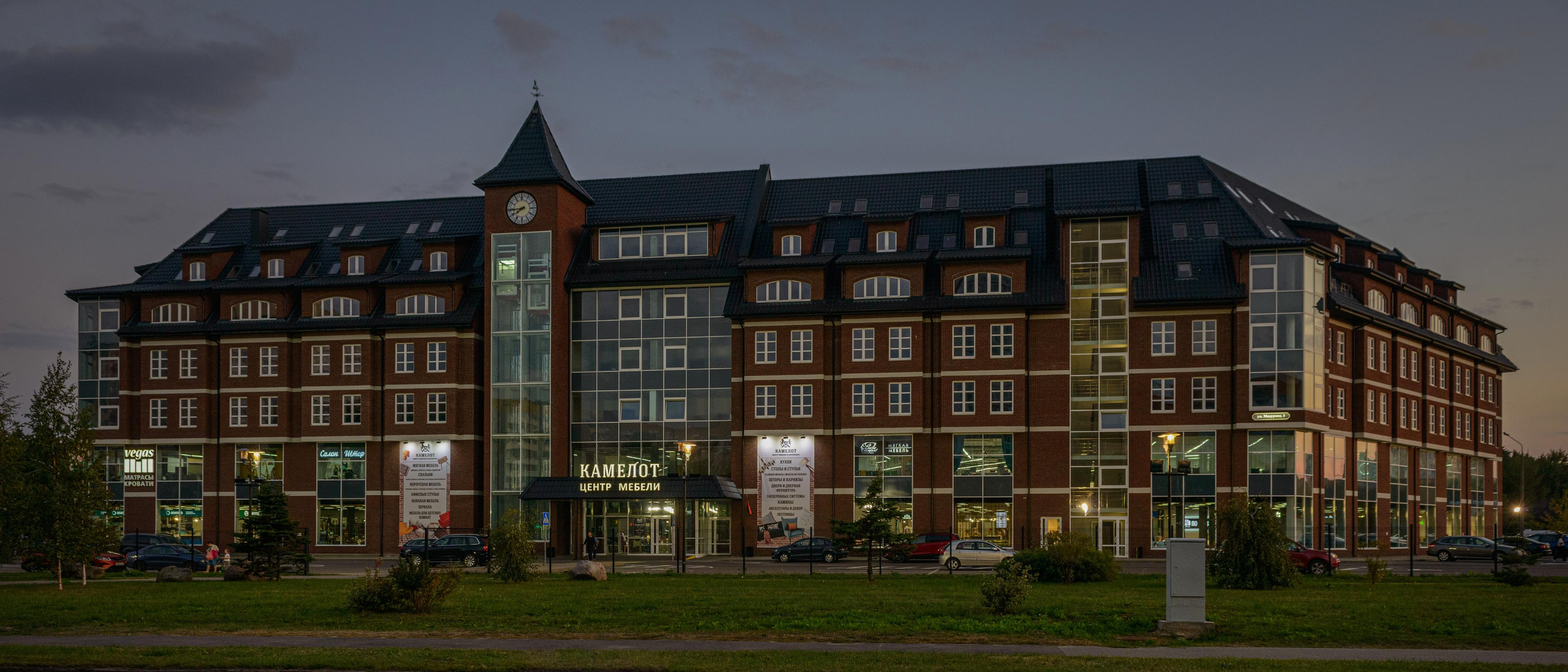 Архитектурная фотосъемка — Центр Мебели «Камелот» г. Минск. Фотограф Платон Македонский