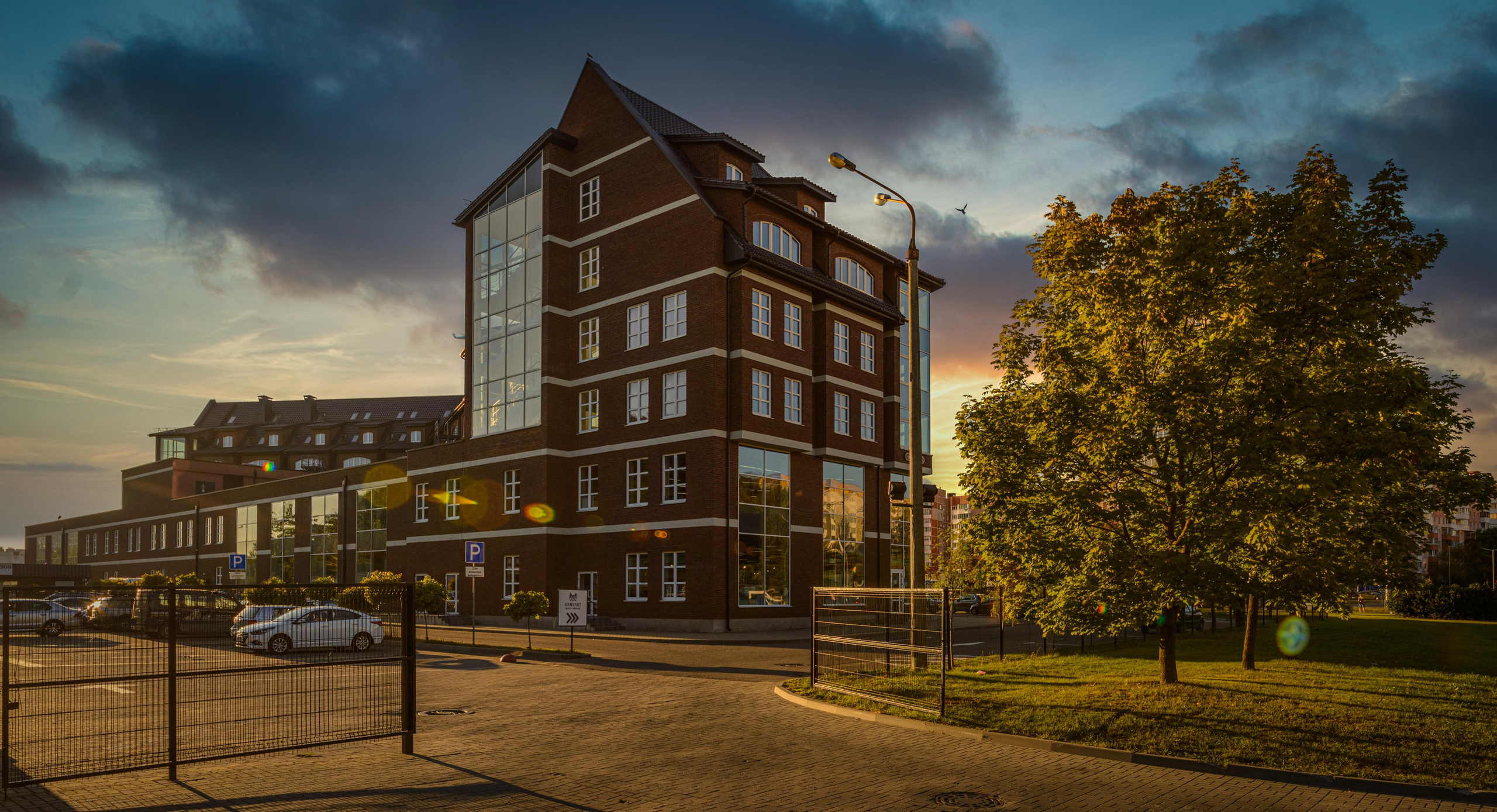 Архитектурная фотосъемка — Центр Мебели «Камелот» г. Минск. Фотограф Платон Македонский