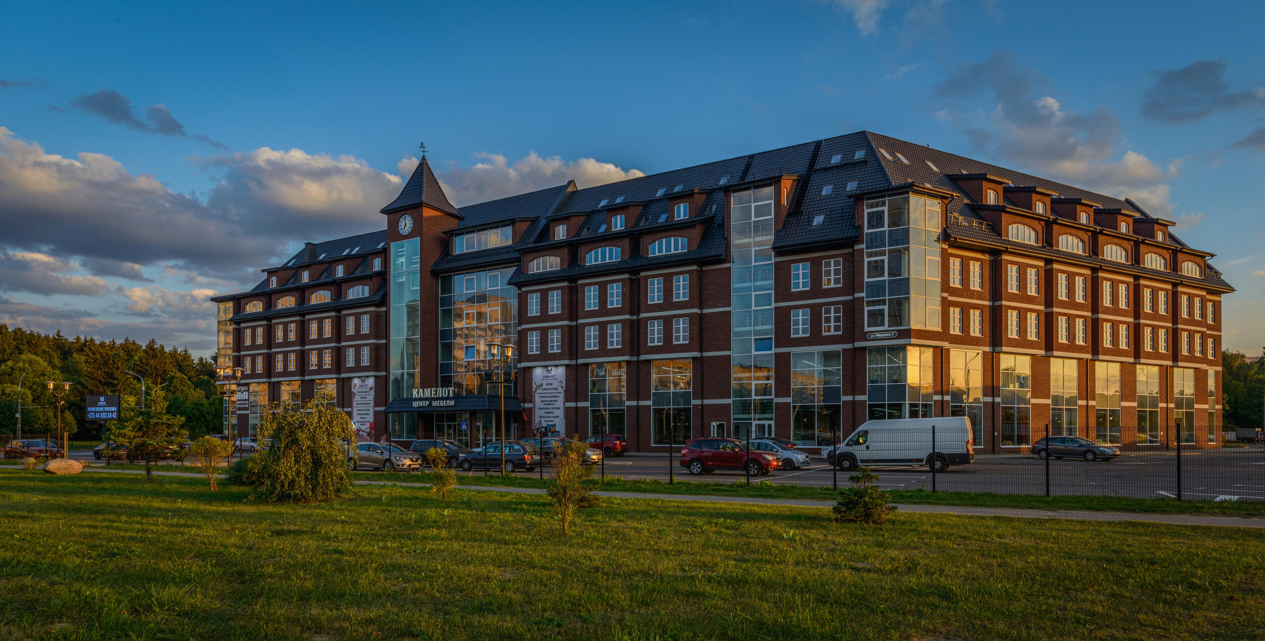 Архитектурная фотосъемка — Центр Мебели «Камелот» г. Минск. Фотограф Платон Македонский