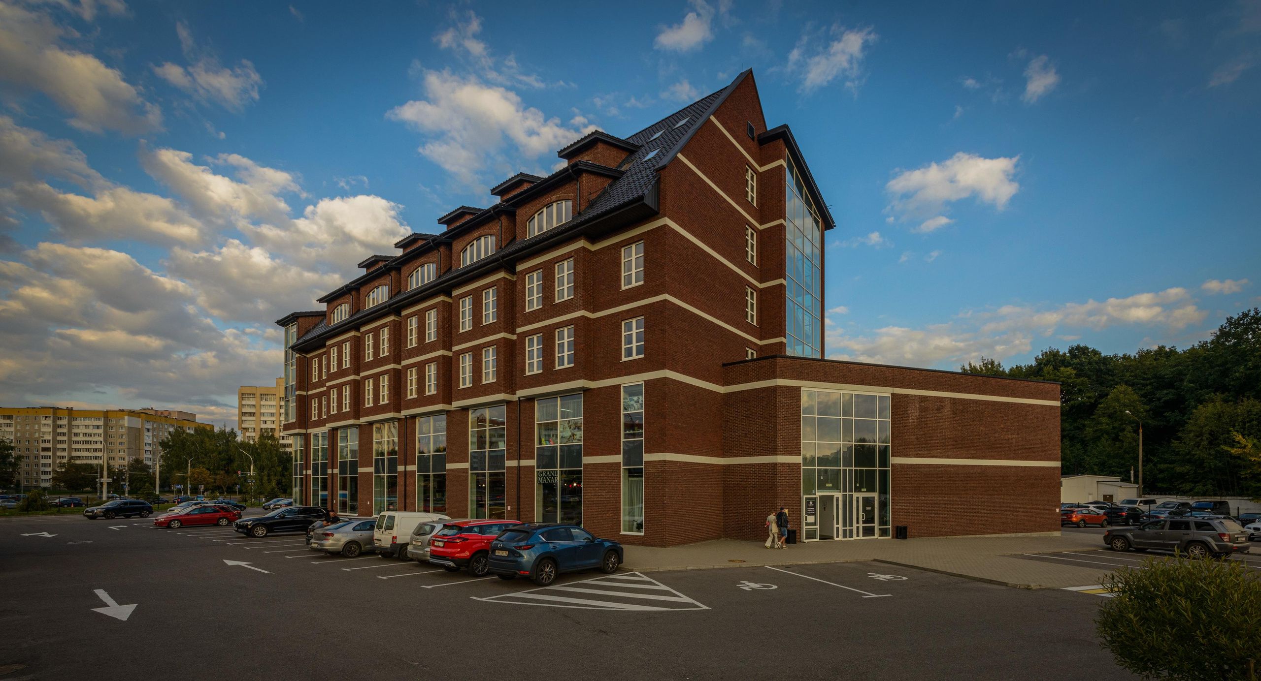 Архитектурная фотосъемка — Центр Мебели «Камелот» г. Минск. Фотограф Платон Македонский