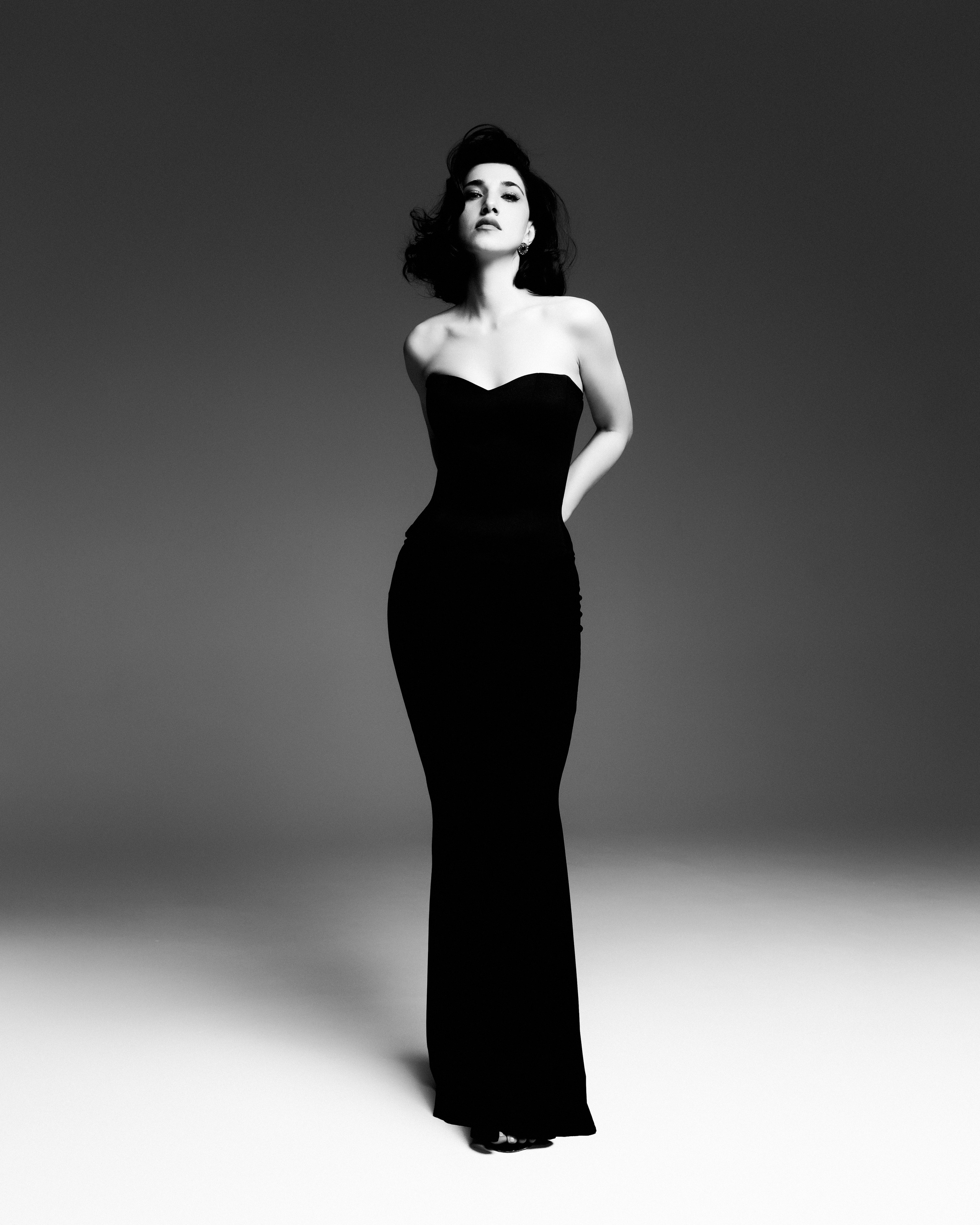 Найка Казиева (Женский стендап ТНТ). Shakhveledova.ru