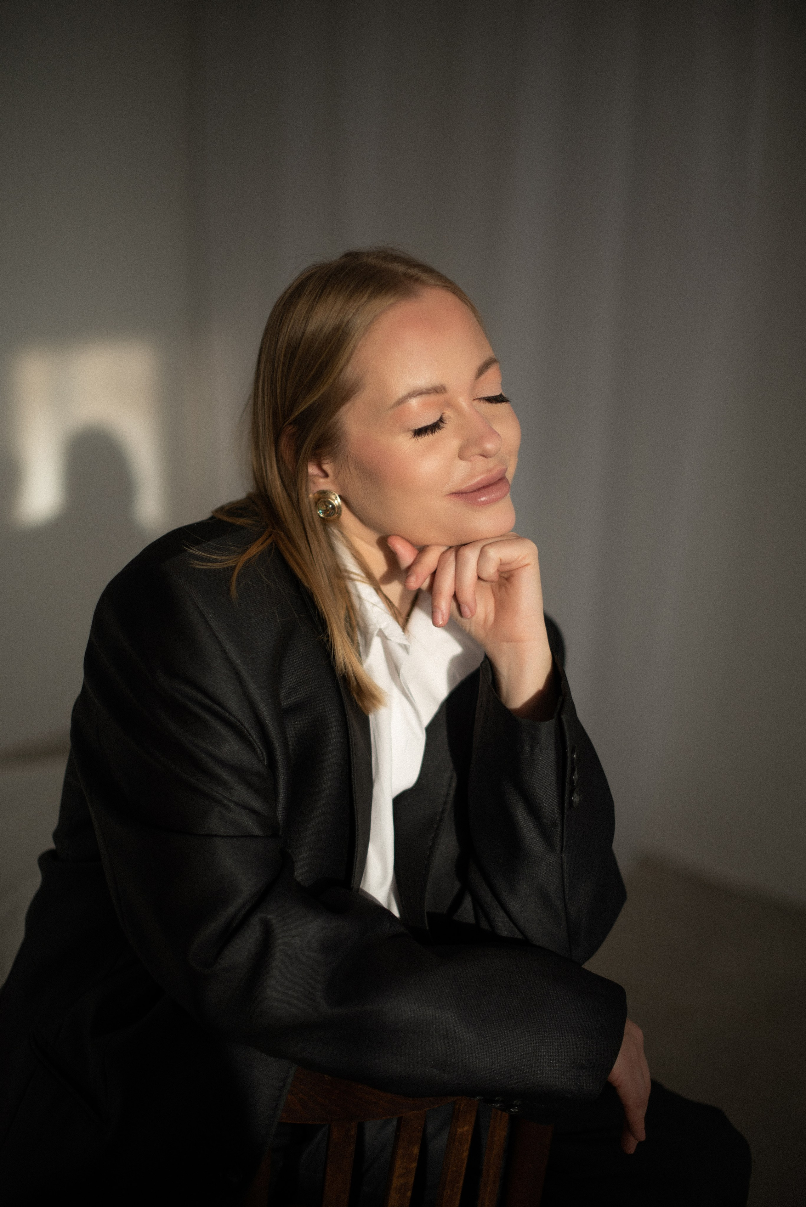 Портретная фотосессия для Елизаветы – элегантность и стиль. Свадебный фотограф в Миассе Татьяна Ружникова