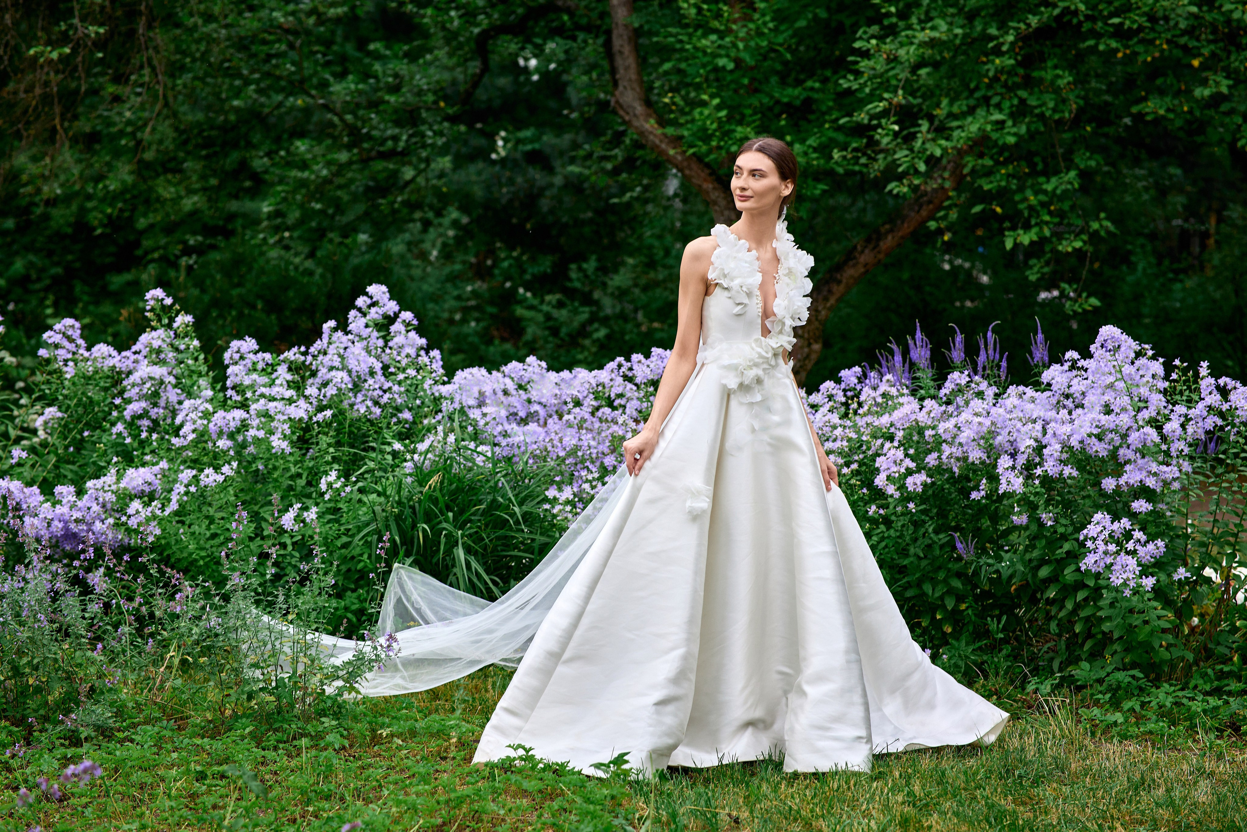 Свадебная прогулка в парке Горького в Москве