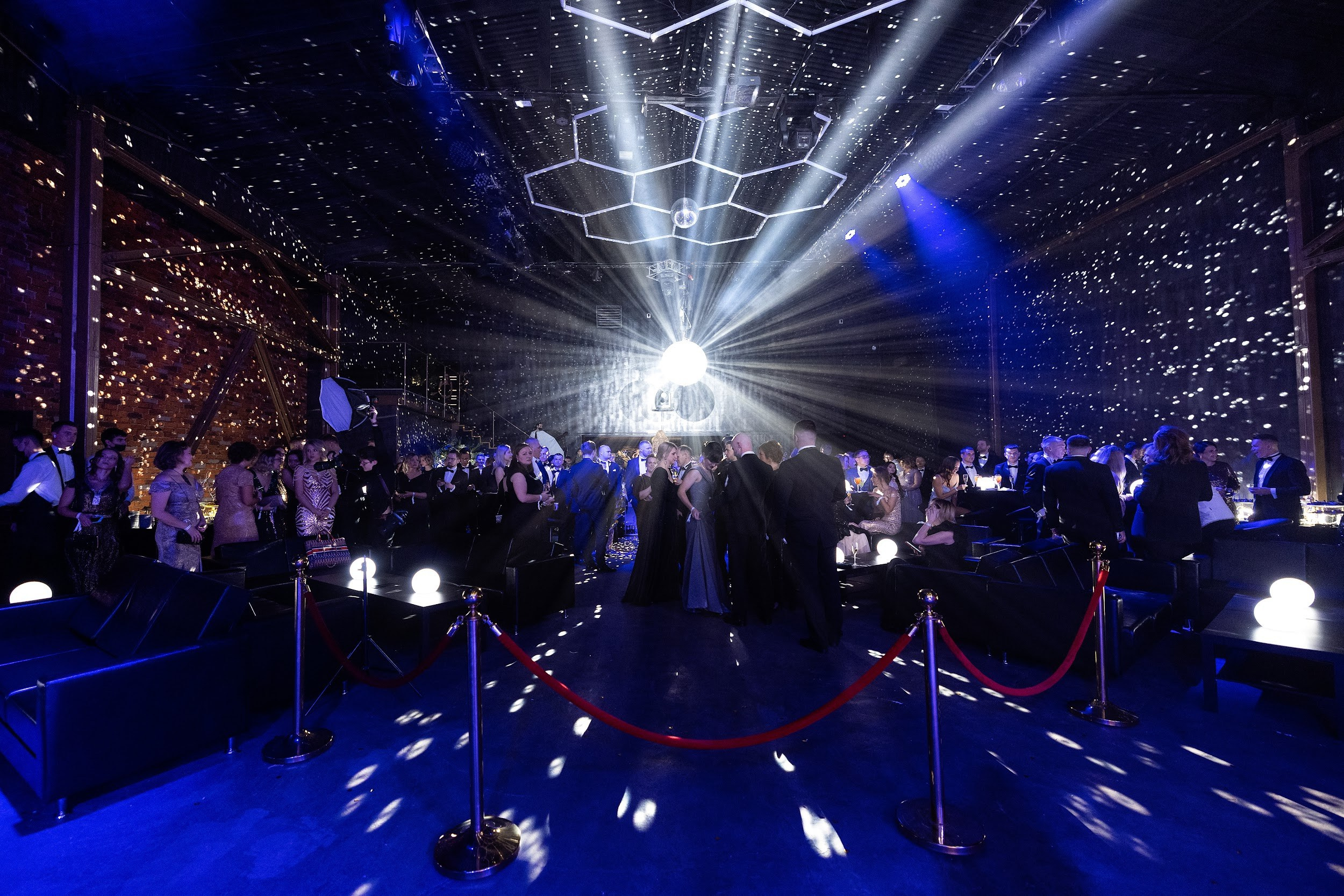 Бал выпускников. Kirillova Studio — мастерская декора и событий Юли Кирилловой