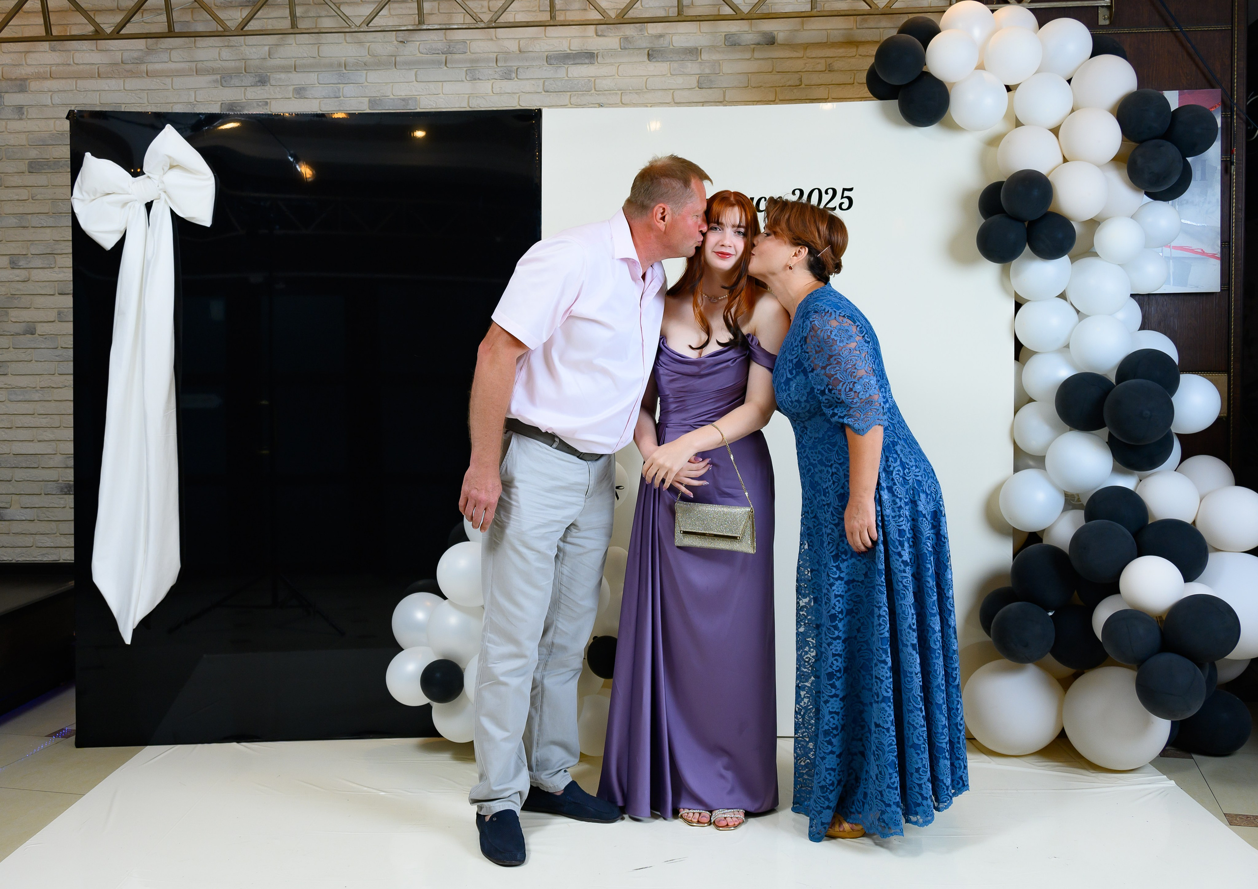 Выпускной 2025 11 кл. Семейный и детский фотограф в Новороссийске Лебедева Елена