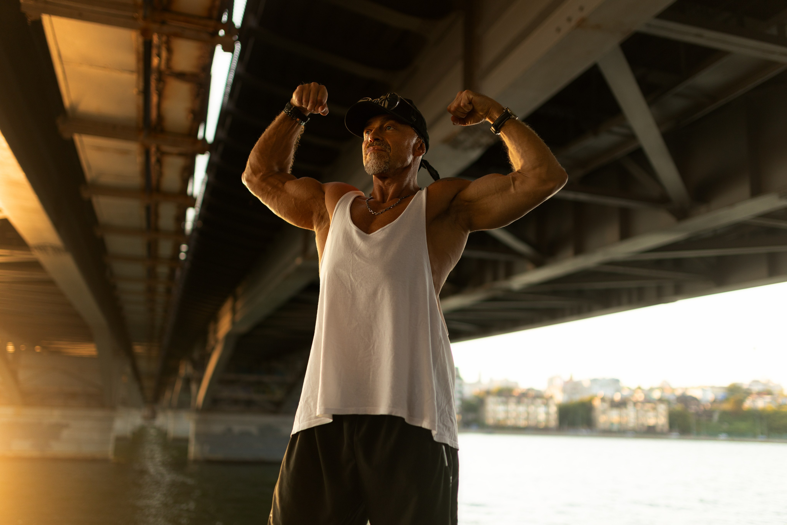 Фотосет на улице и спортплощадке с Александром для контента. Дмитрий Шульгин, портретный фотограф в Воронеже