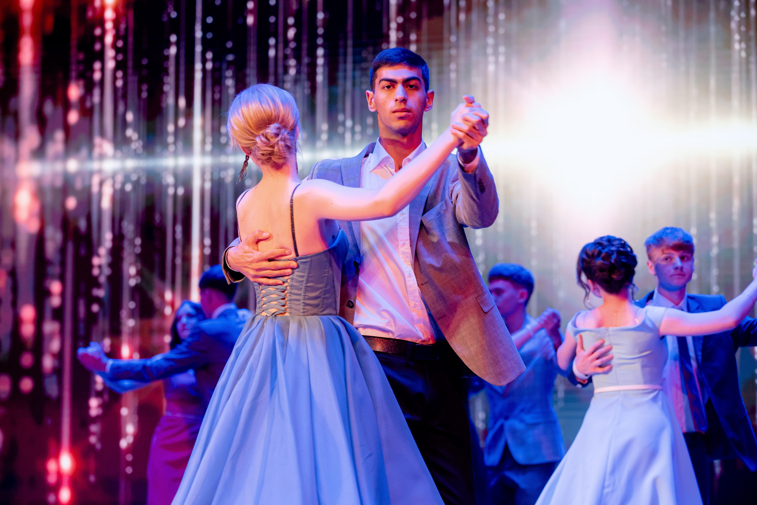 30 Школа. Вручение и Банкет. ДК Юбилейный и Банхоф. Фотограф в Волгограде и Волжском Александр Горбань