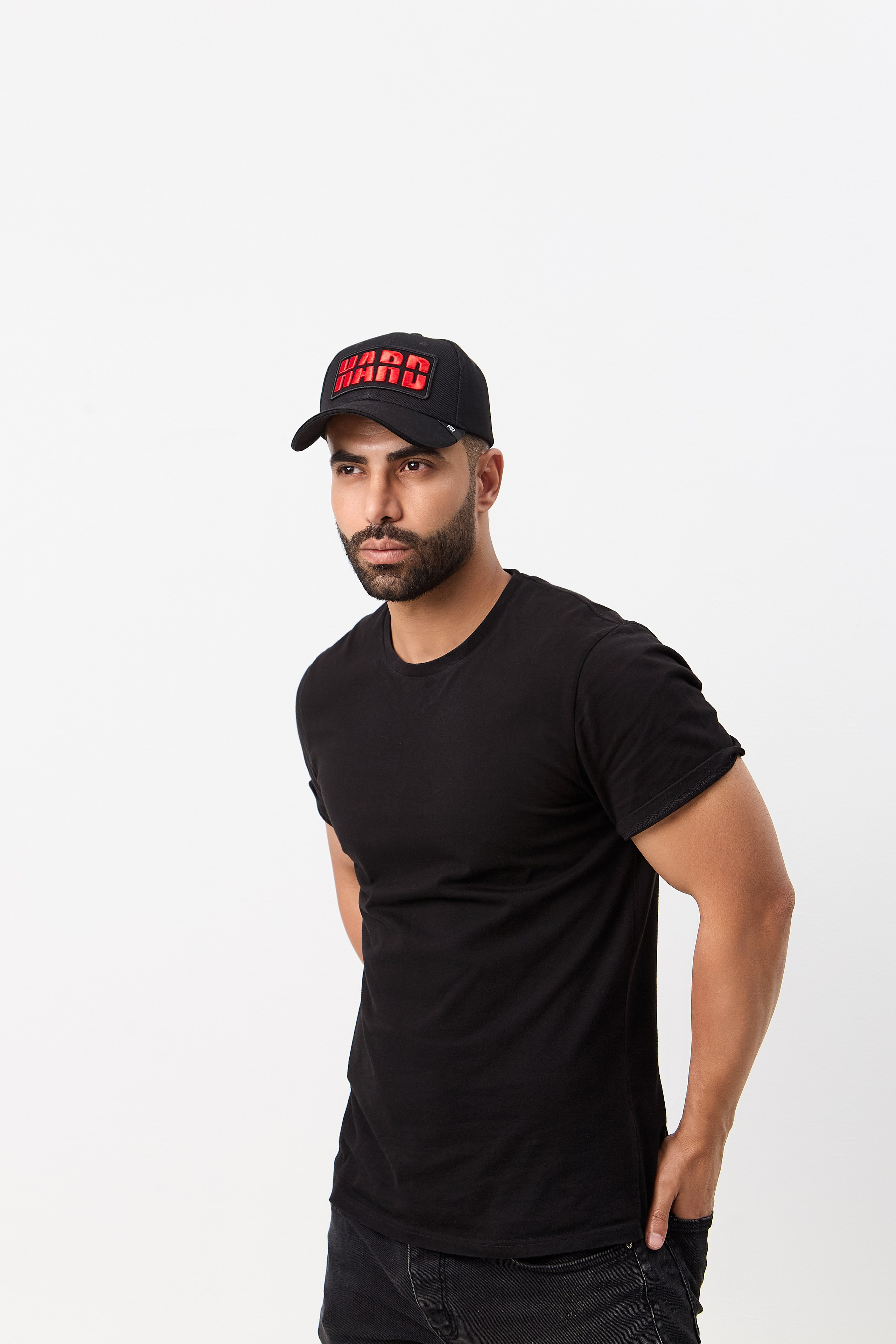 Фото кепок для маркетплейсов. Фотограф Руслан Потапов в Краснодаре