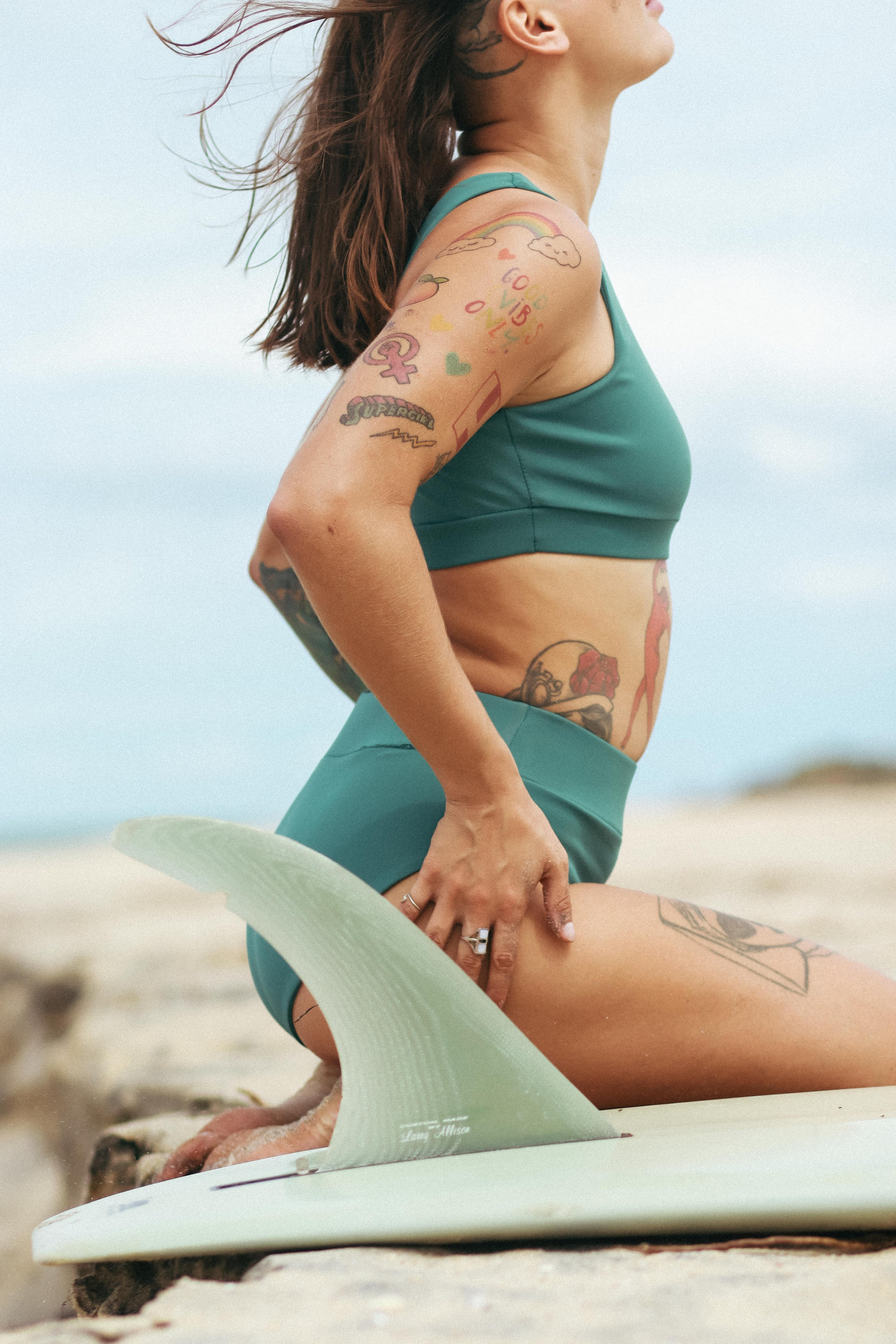 Коллекция купальников для серфинга. Фотограф на Шри-Ланке