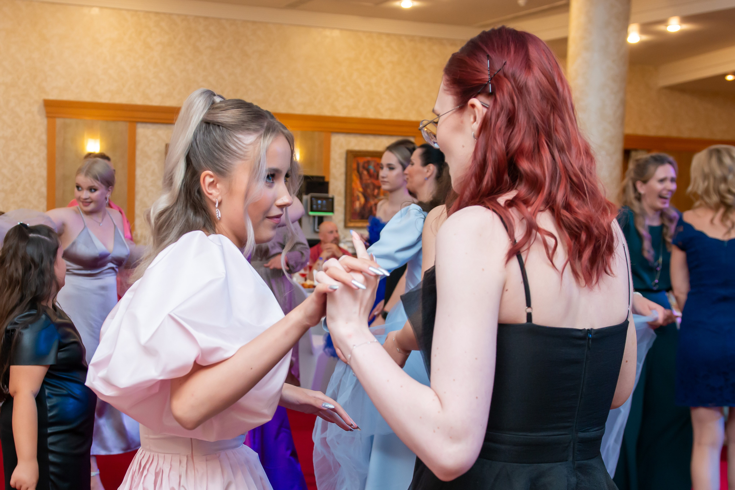 Выпускной вечер в гимназии № 37, ресторан La Ronde