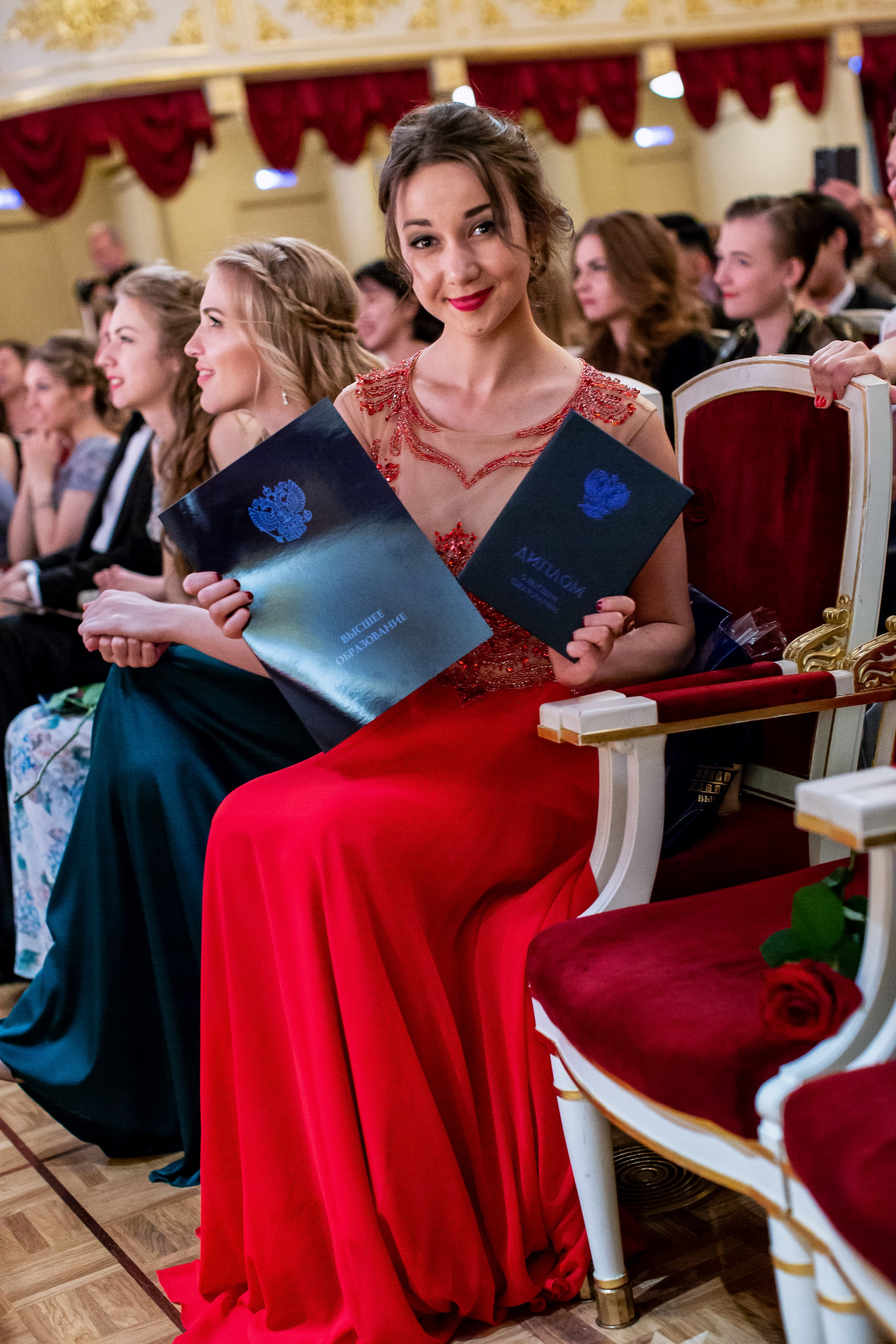 Репортаж -Выпускной. Портретный Студийный и уличный фотограф Москва. Индивидуальные, Семейные, Беременность, Будуар, Каталог, контент съемки для блога и бизнеса