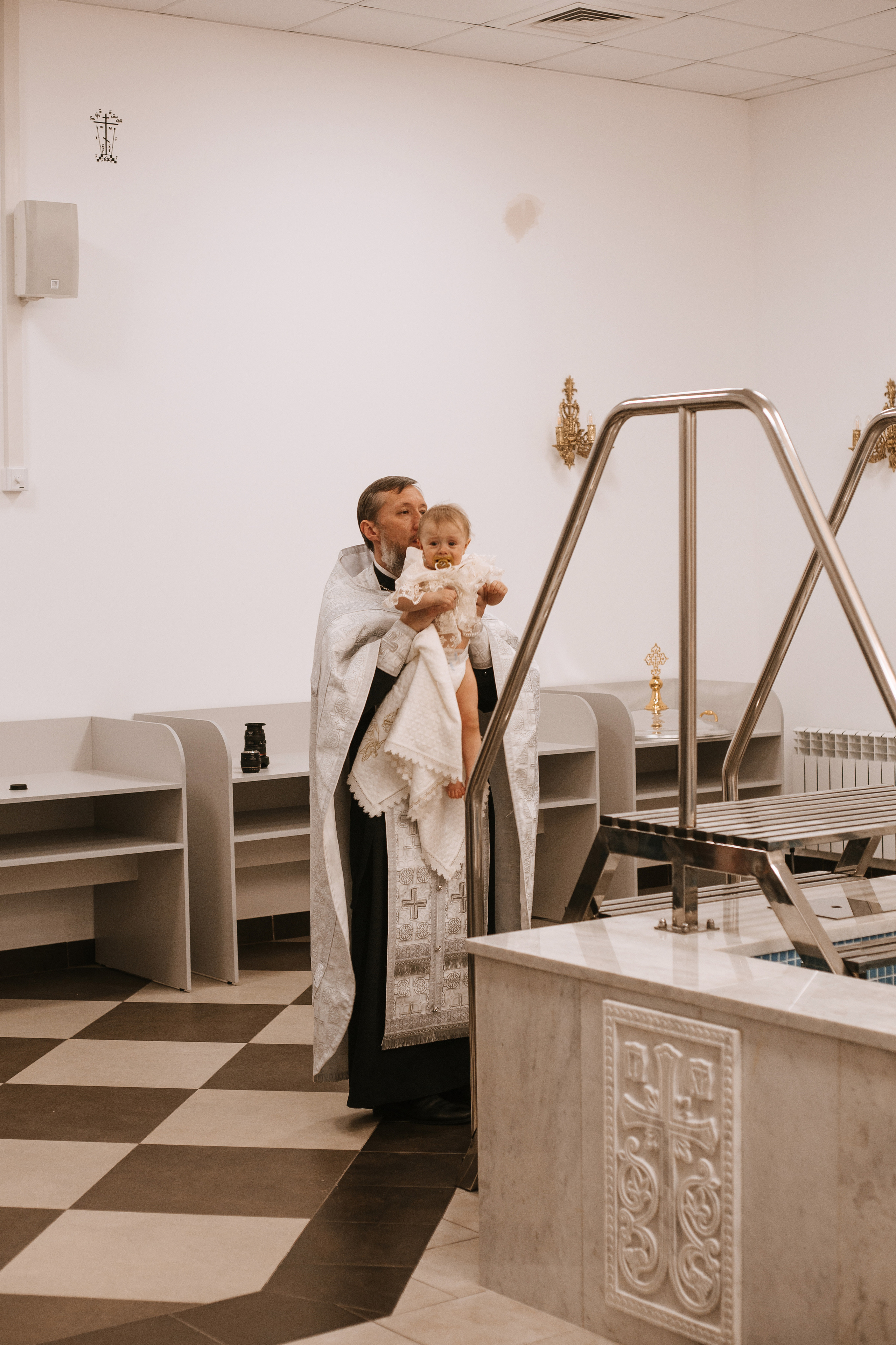 Фотосессия Крещения в Александро-Невском Соборе. Фотограф в Волгограде и Москве | Анастасия Лаврова