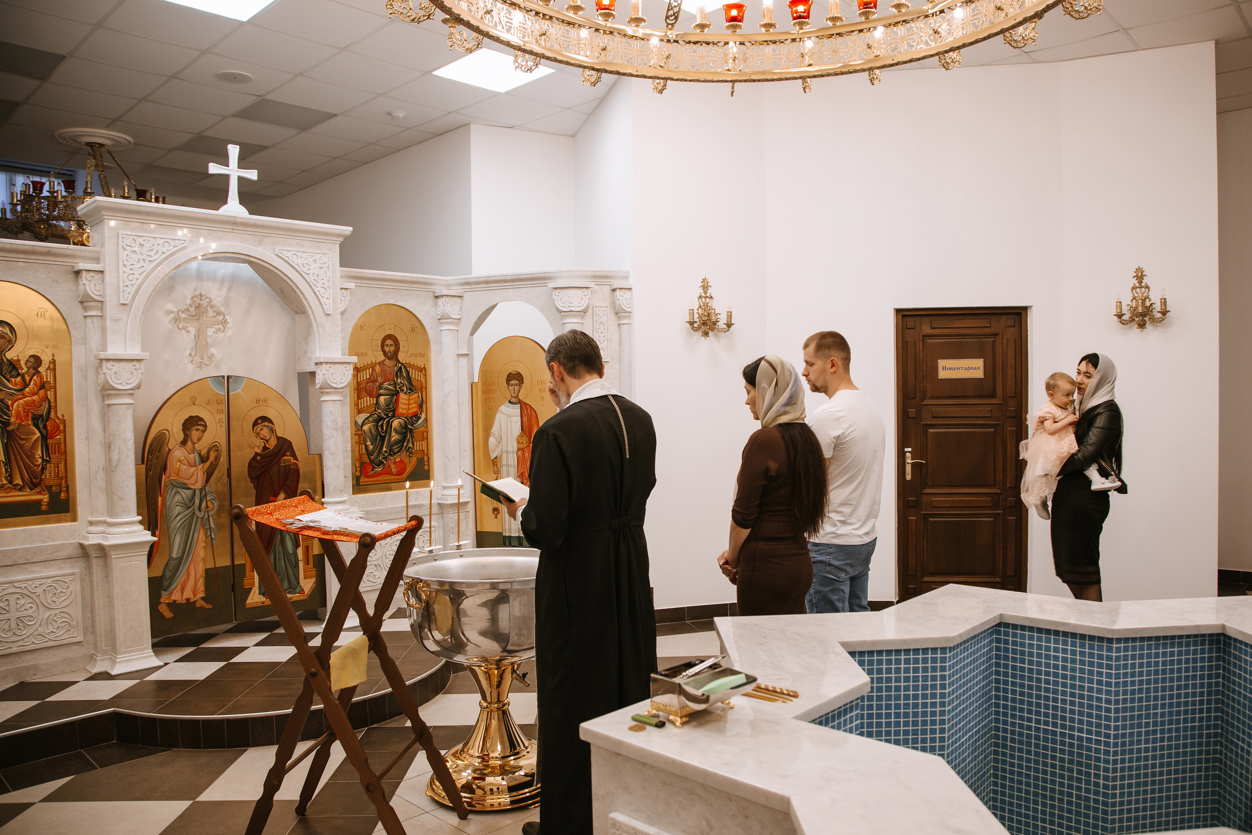 Фотосессия Крещения в Александро-Невском Соборе. Фотограф в Волгограде и Москве | Анастасия Лаврова