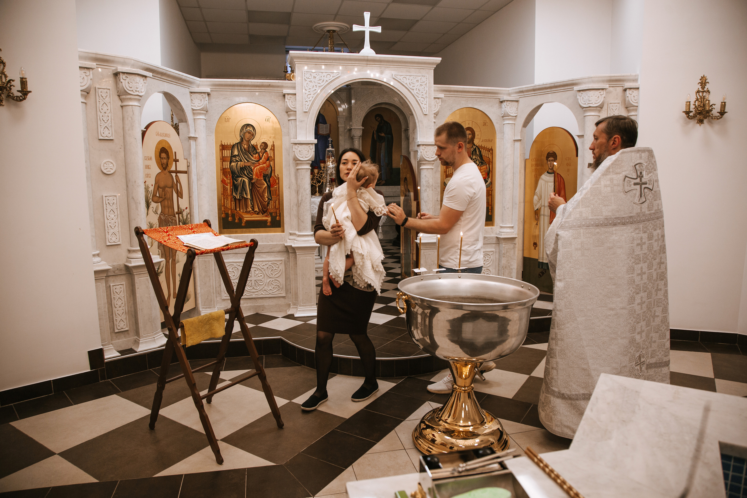 Фотосессия Крещения в Александро-Невском Соборе. Фотограф в Волгограде и Москве | Анастасия Лаврова