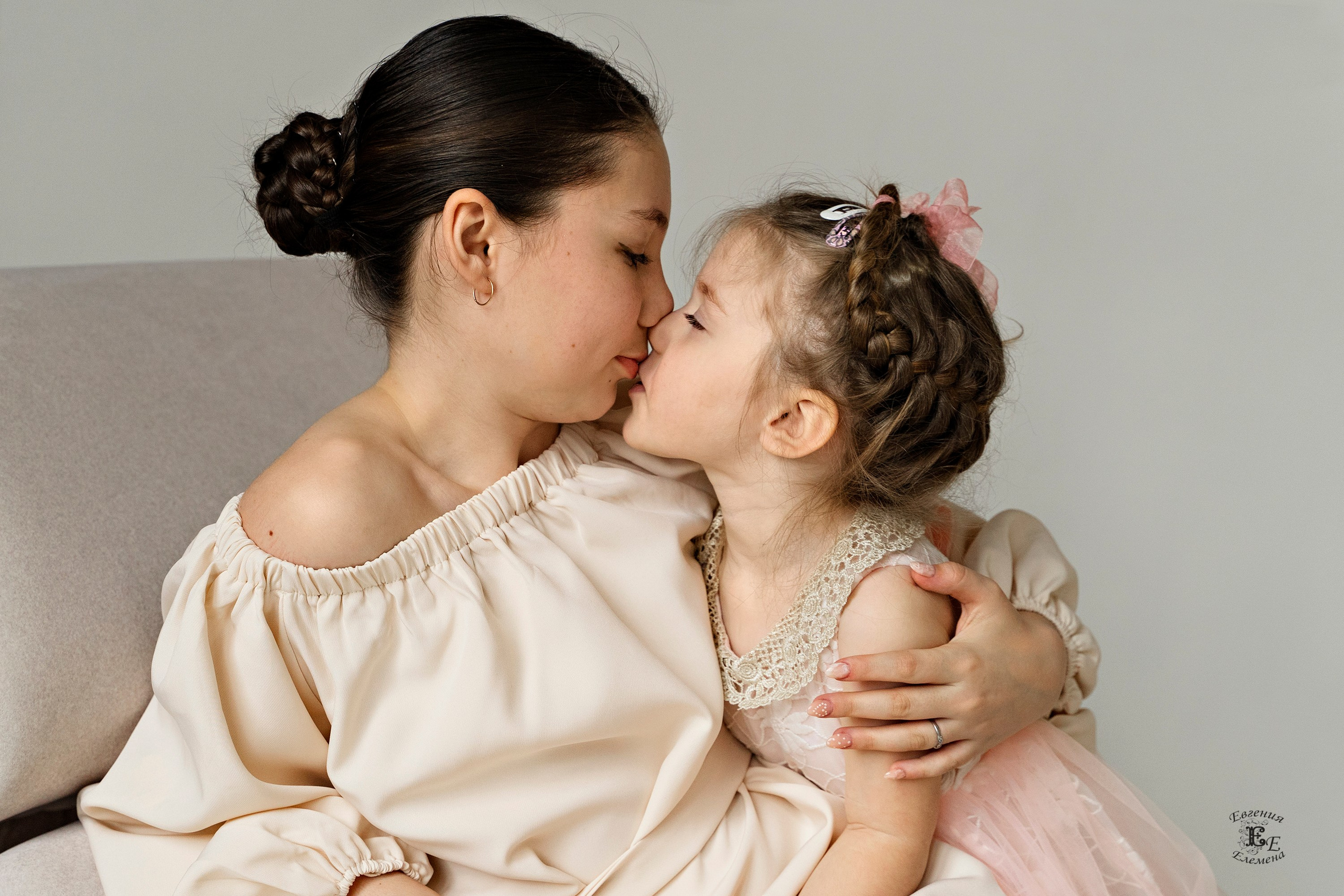 Фотосъемка Таисии и подружек. Семейный и портретный фотограф в Санкт-Петербурге Евгения Елемена