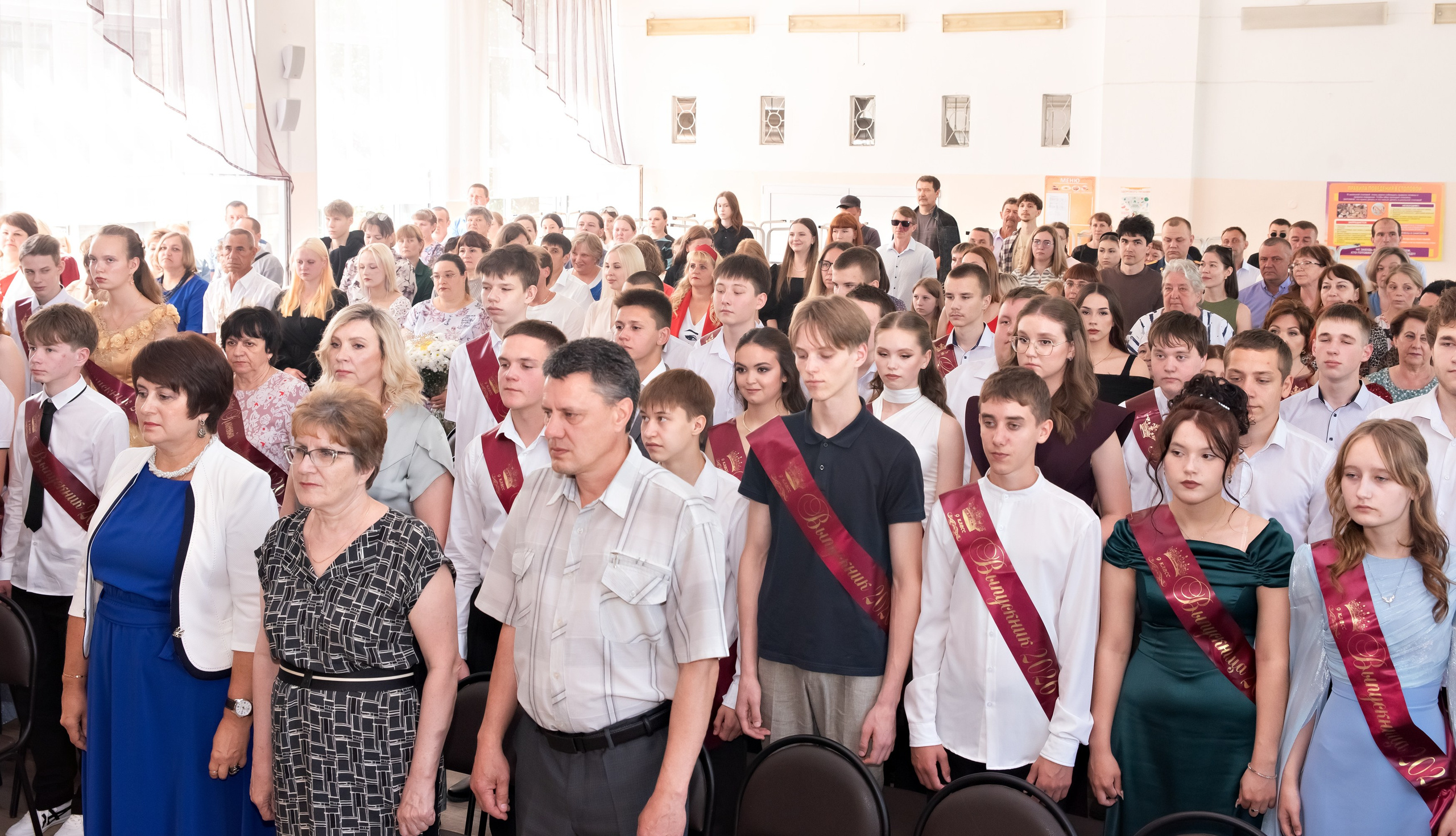 Выпускной школы № 3 вручение аттестатов в актовом зале. Свадебный и семейный фотограф в Кыштыме Челябинске Марина Шигапова