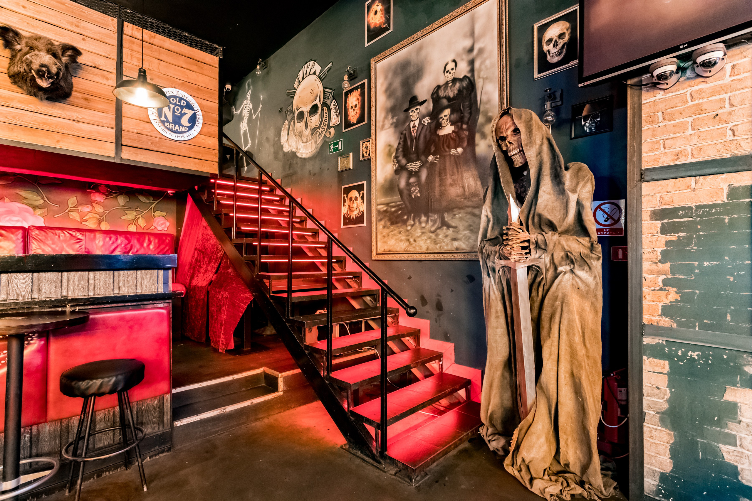 Фотосъемка для бара Гадкий Койот на улице Большая Дмитровка. Интерьеры, Контент, Портреты | Фотограф в Москве Дани Терно